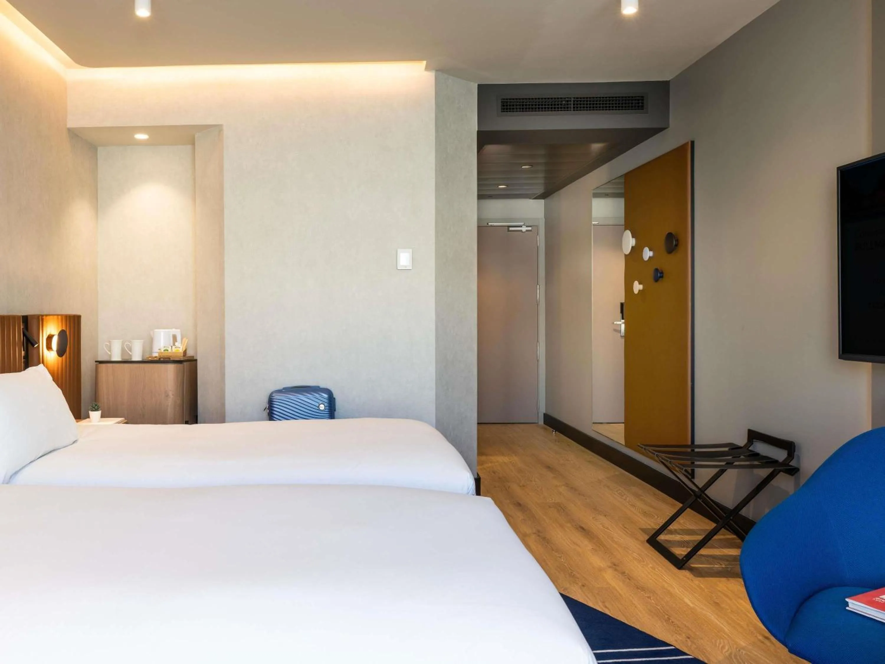 Bedroom, Bed in Pullman Madrid Airport & Feria
