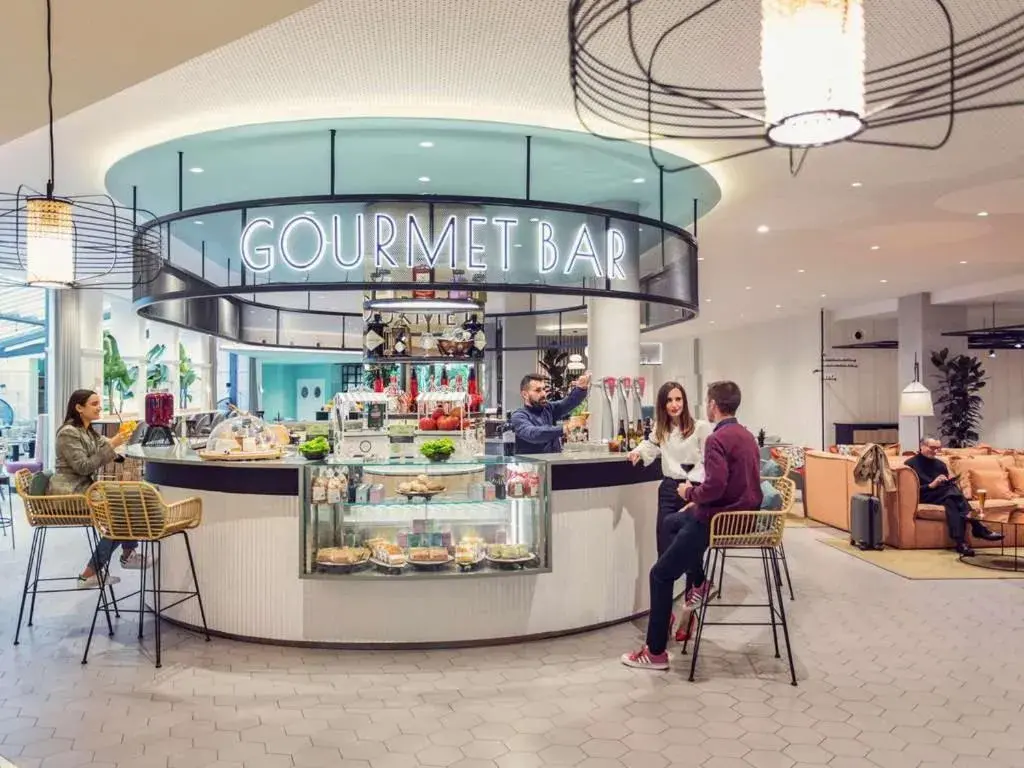 Restaurant/places to eat in Pullman Madrid Airport & Feria Restaurant/places to eat in Pullman Madrid Airport & Feria