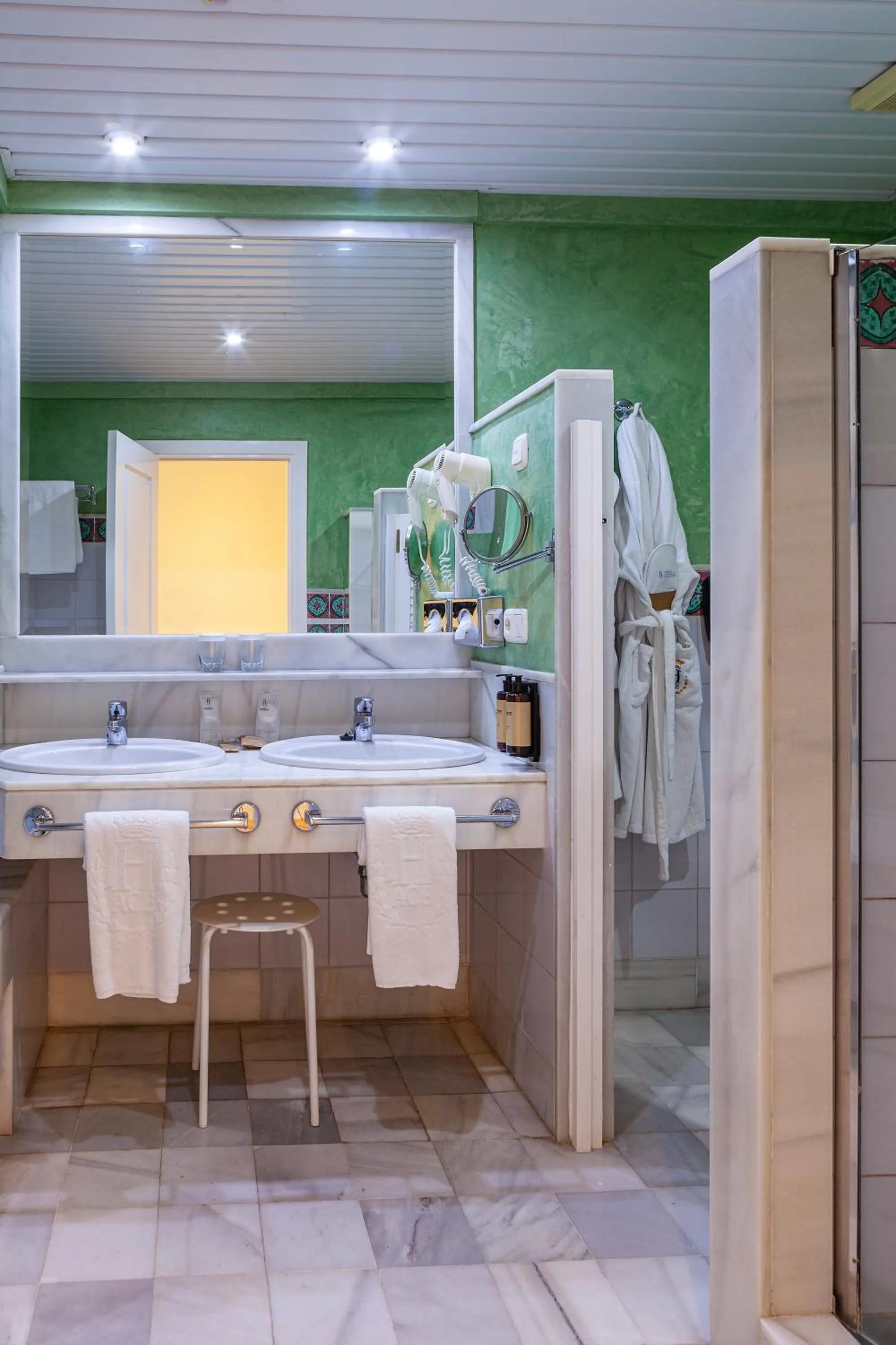 Bathroom in Hotel Jerez & Spa