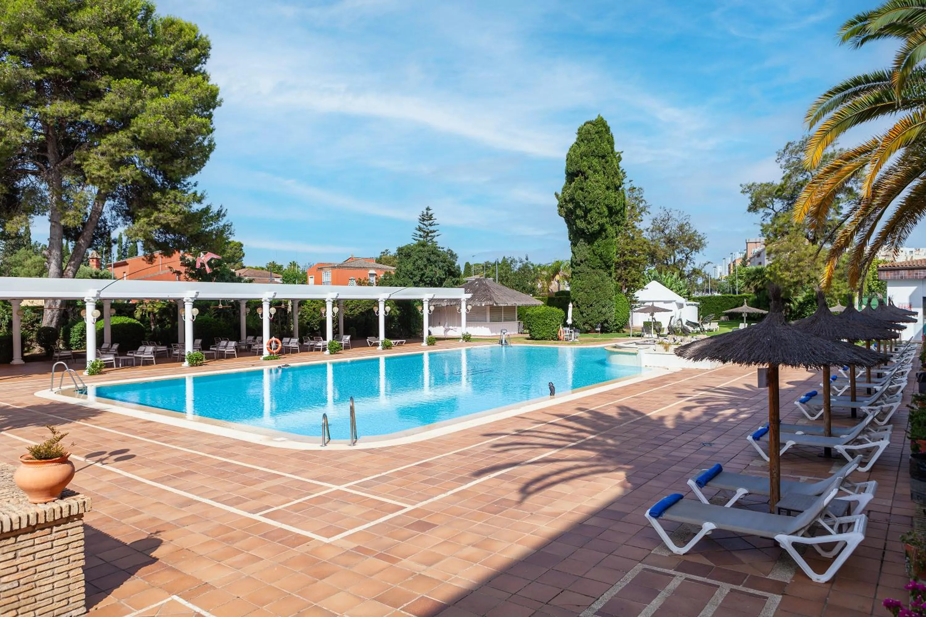 Swimming pool in Hotel Jerez & Spa