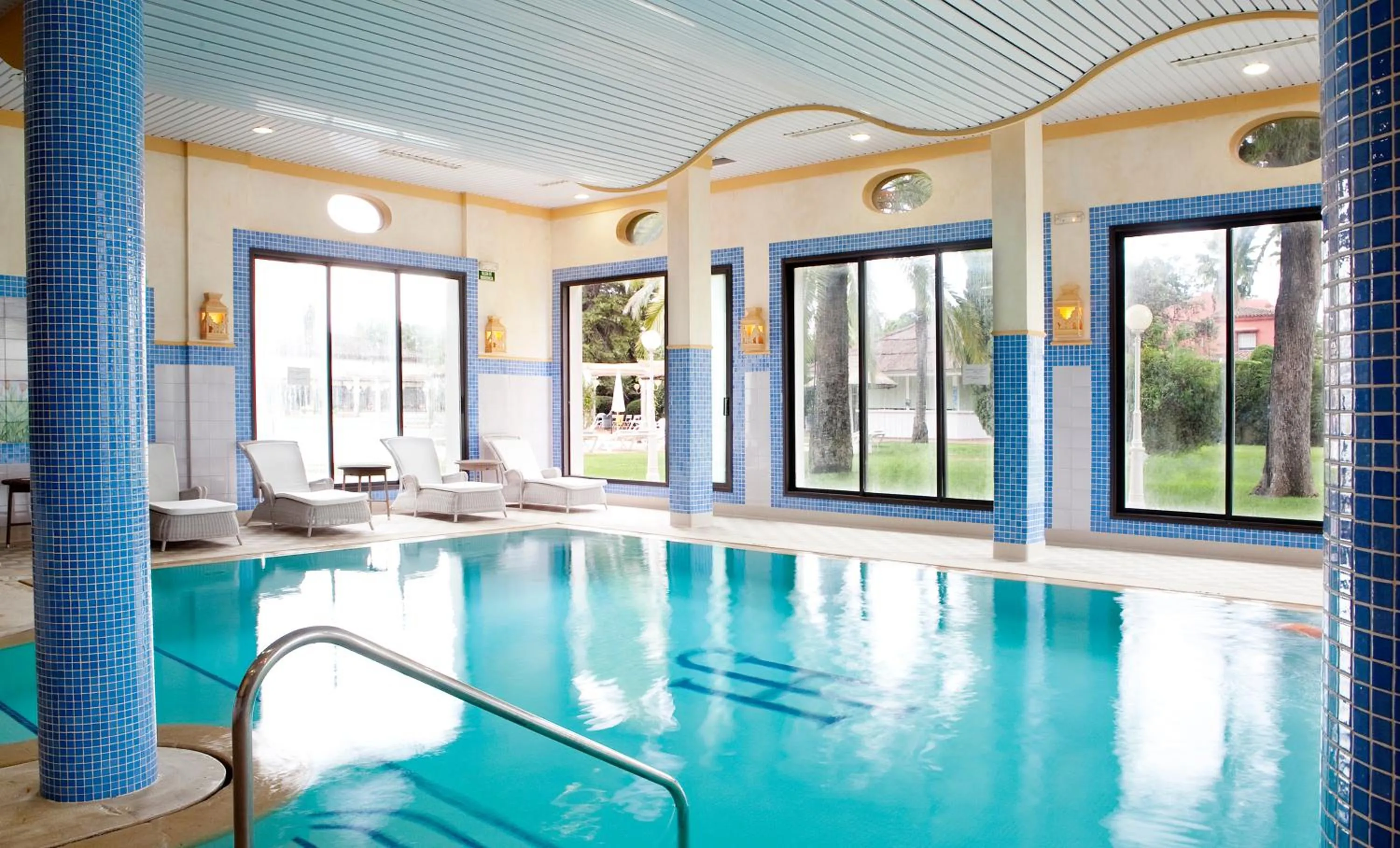 Swimming pool in Hotel Jerez & Spa