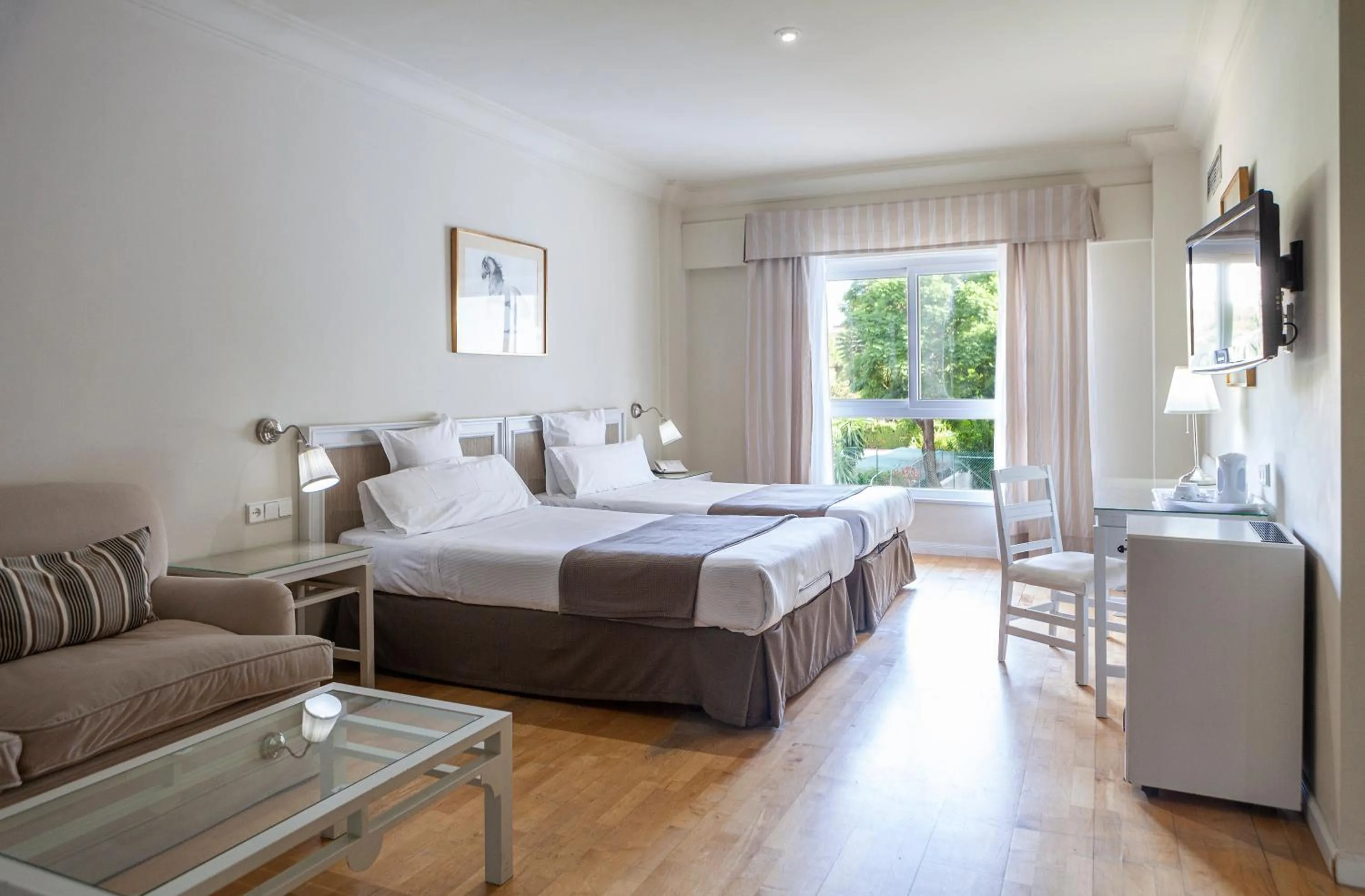 Photo of the whole room, Bed in Hotel Jerez & Spa