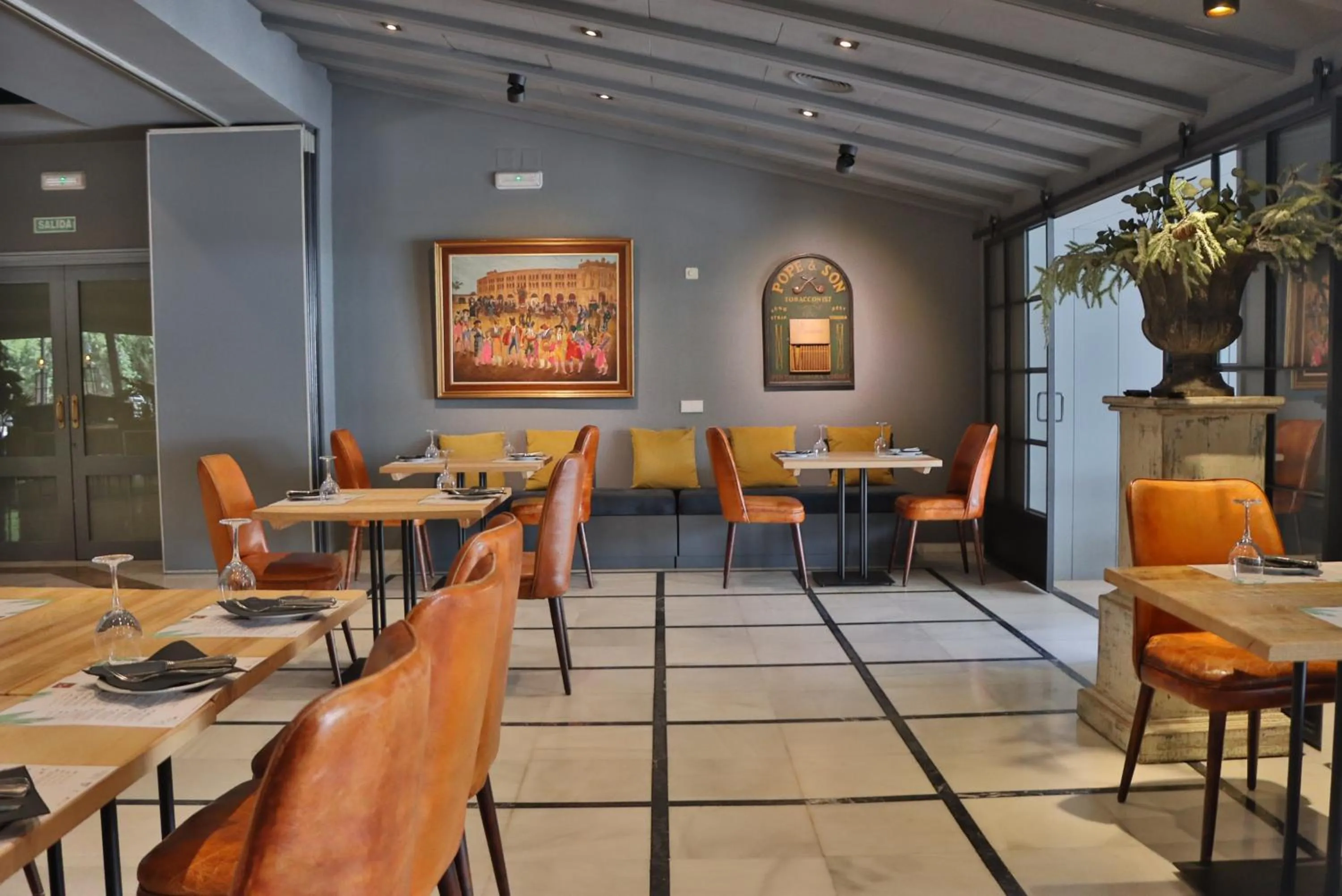 Restaurant/places to eat in Hotel Jerez & Spa