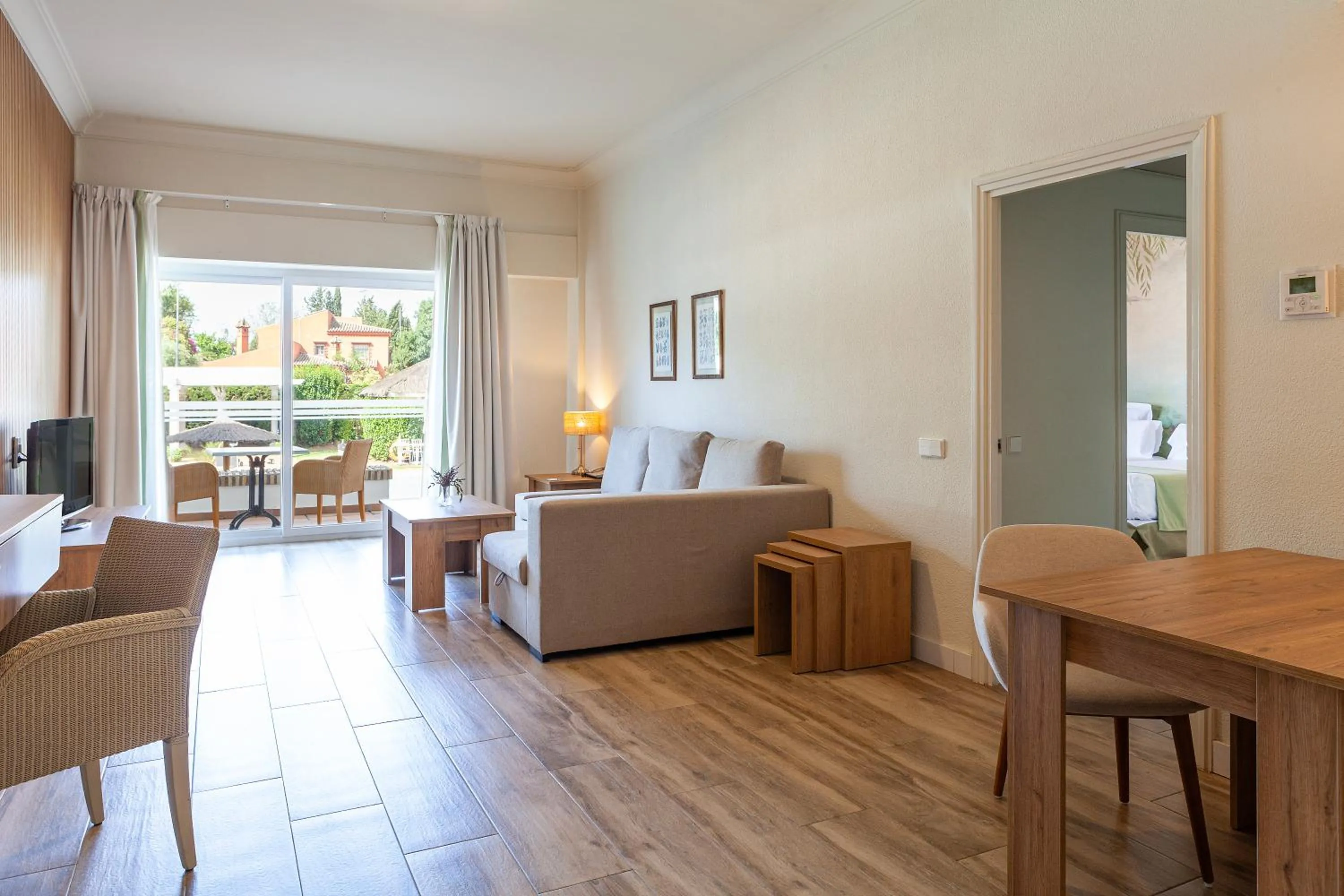 TV and multimedia in Hotel Jerez & Spa