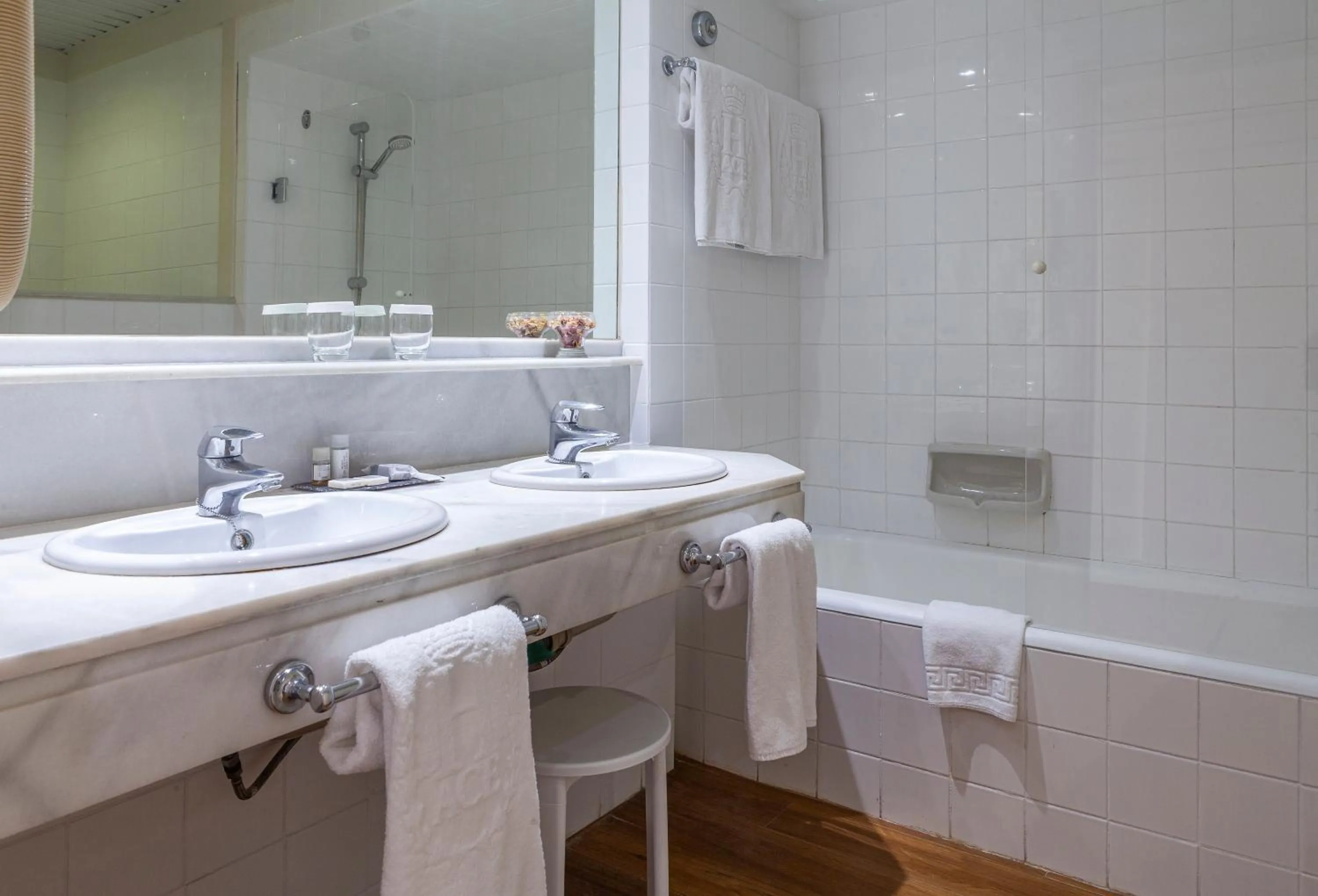 Bathroom in Hotel Jerez & Spa