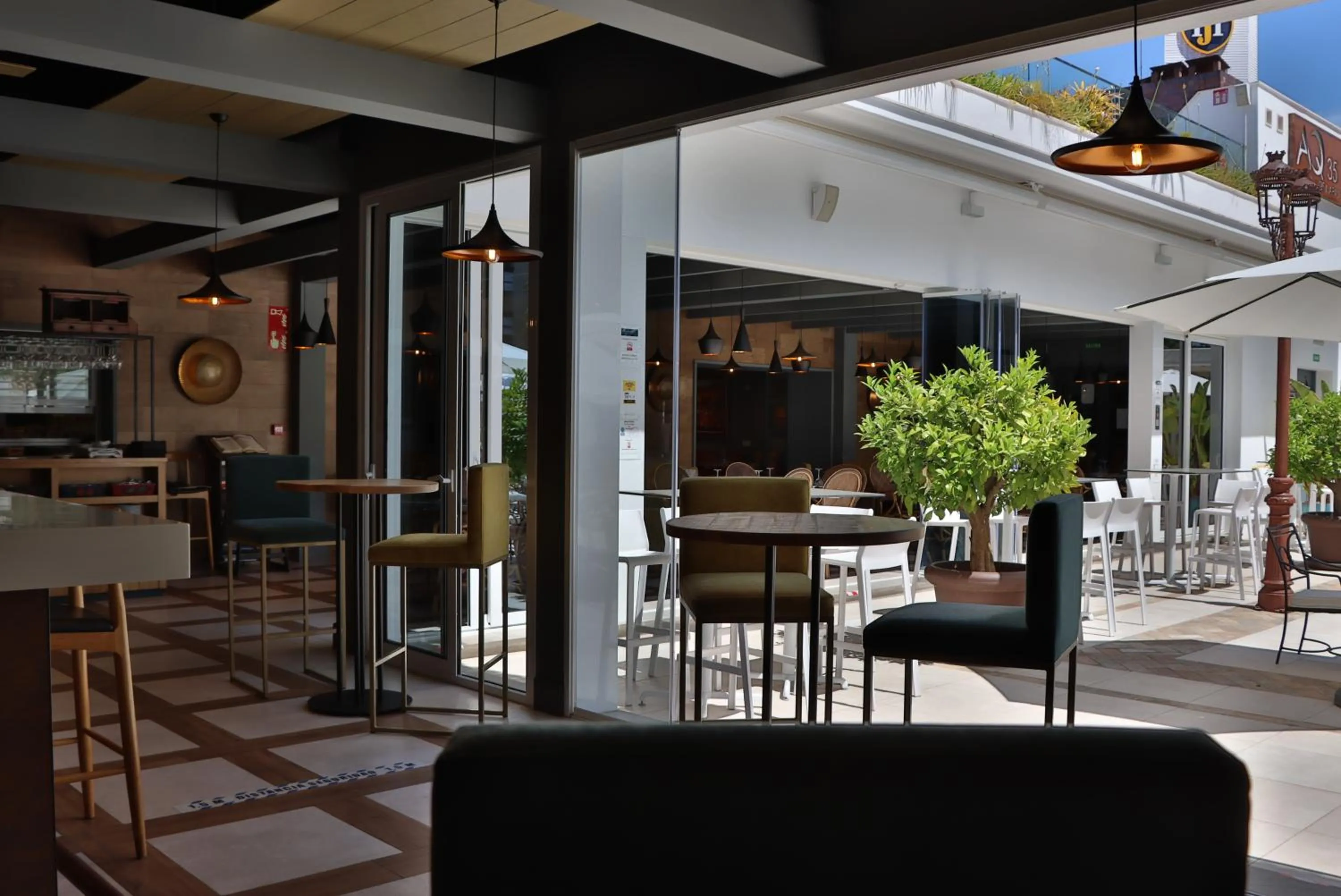 Restaurant/places to eat in Hotel Jerez & Spa