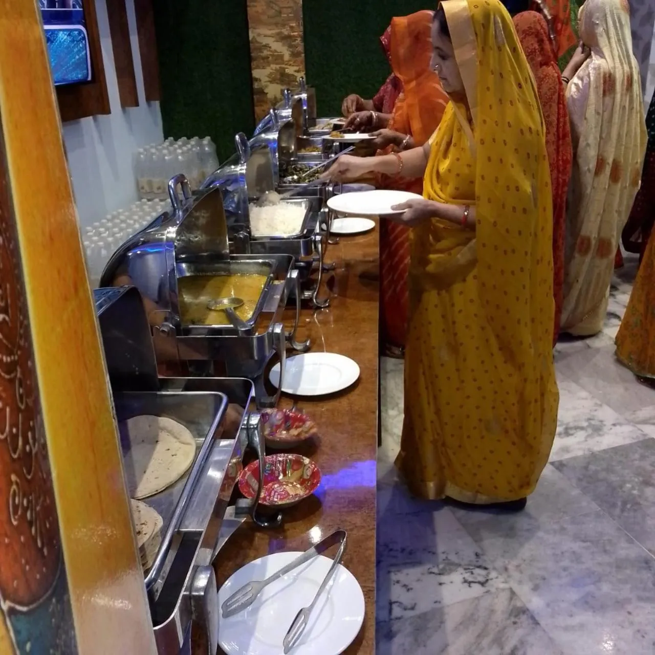 Restaurant/places to eat in Hotel Blue Lemon