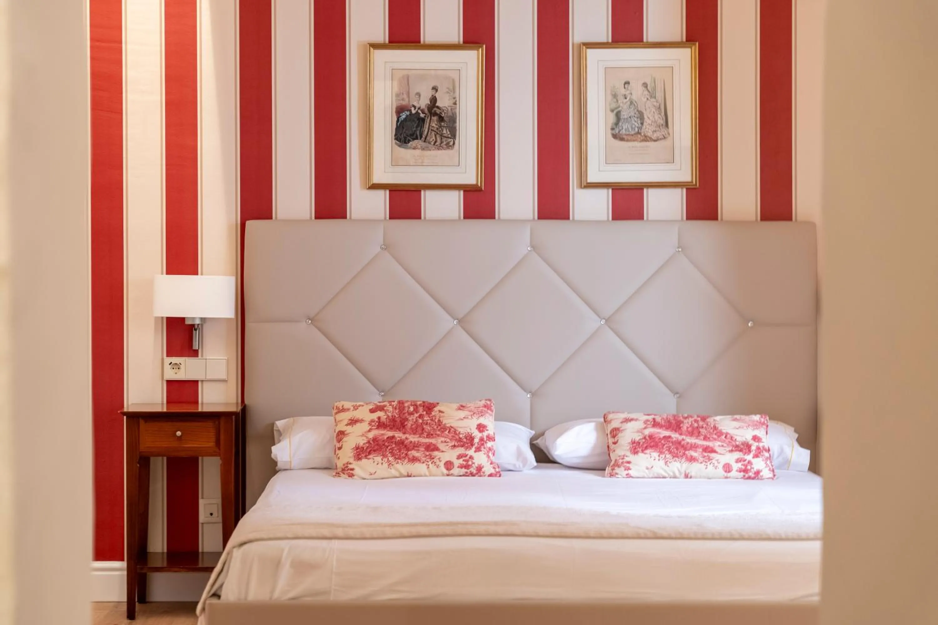 Balcony/Terrace, Bed in Hotel Rural S'Olivaret & Spa