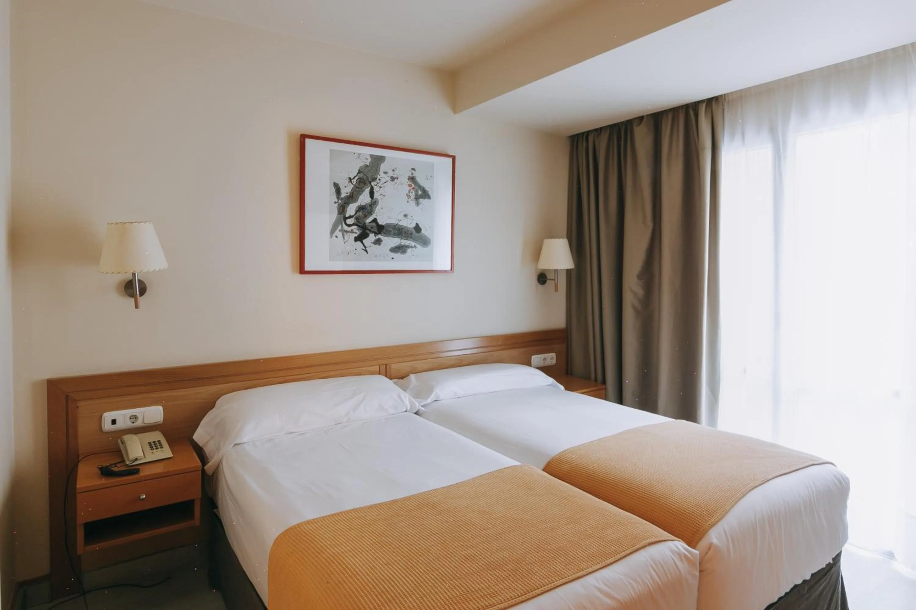 Property building, Bed in Hotel Zaragoza Plaza