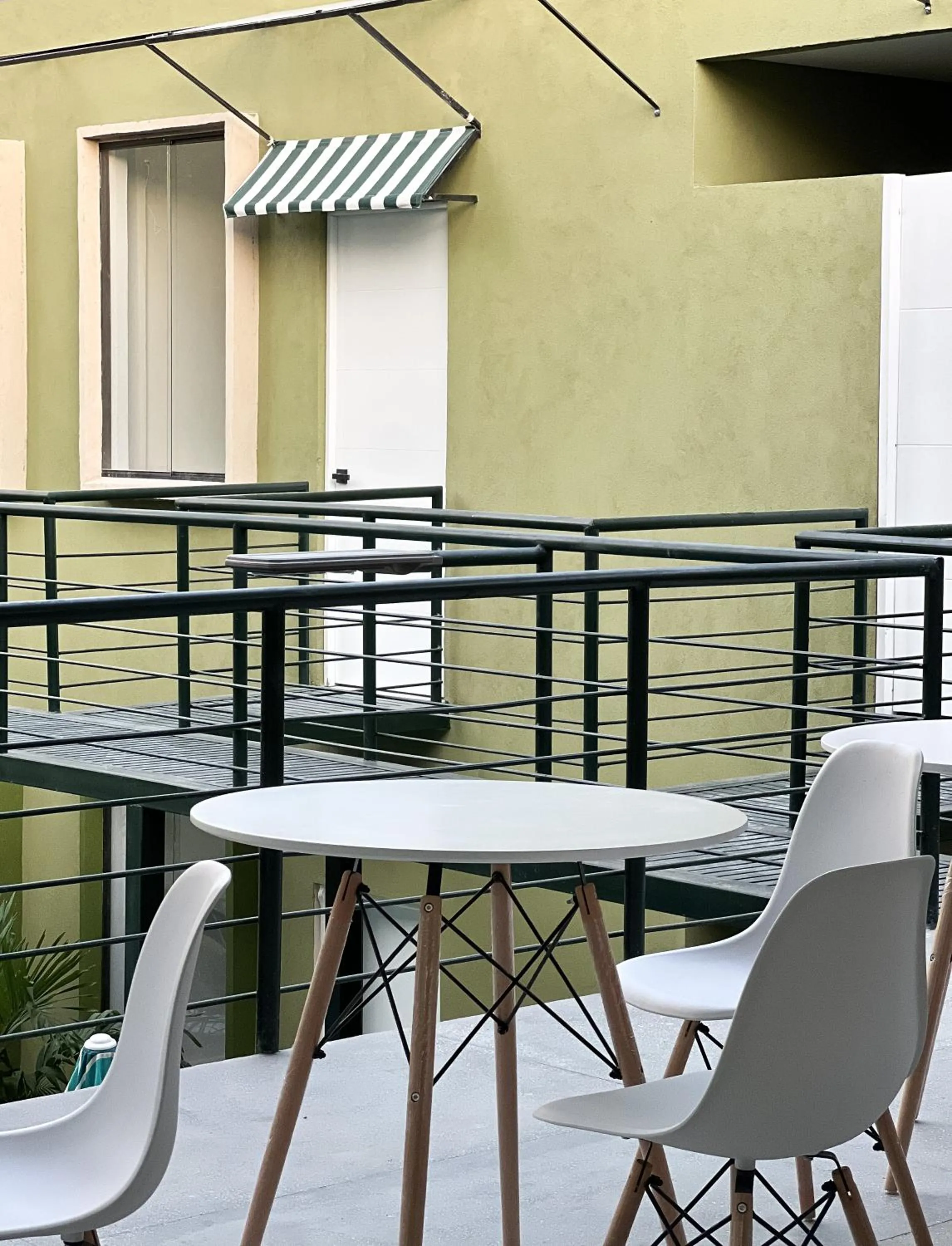 Balcony/Terrace in OASIS TROPICAL HOTEL