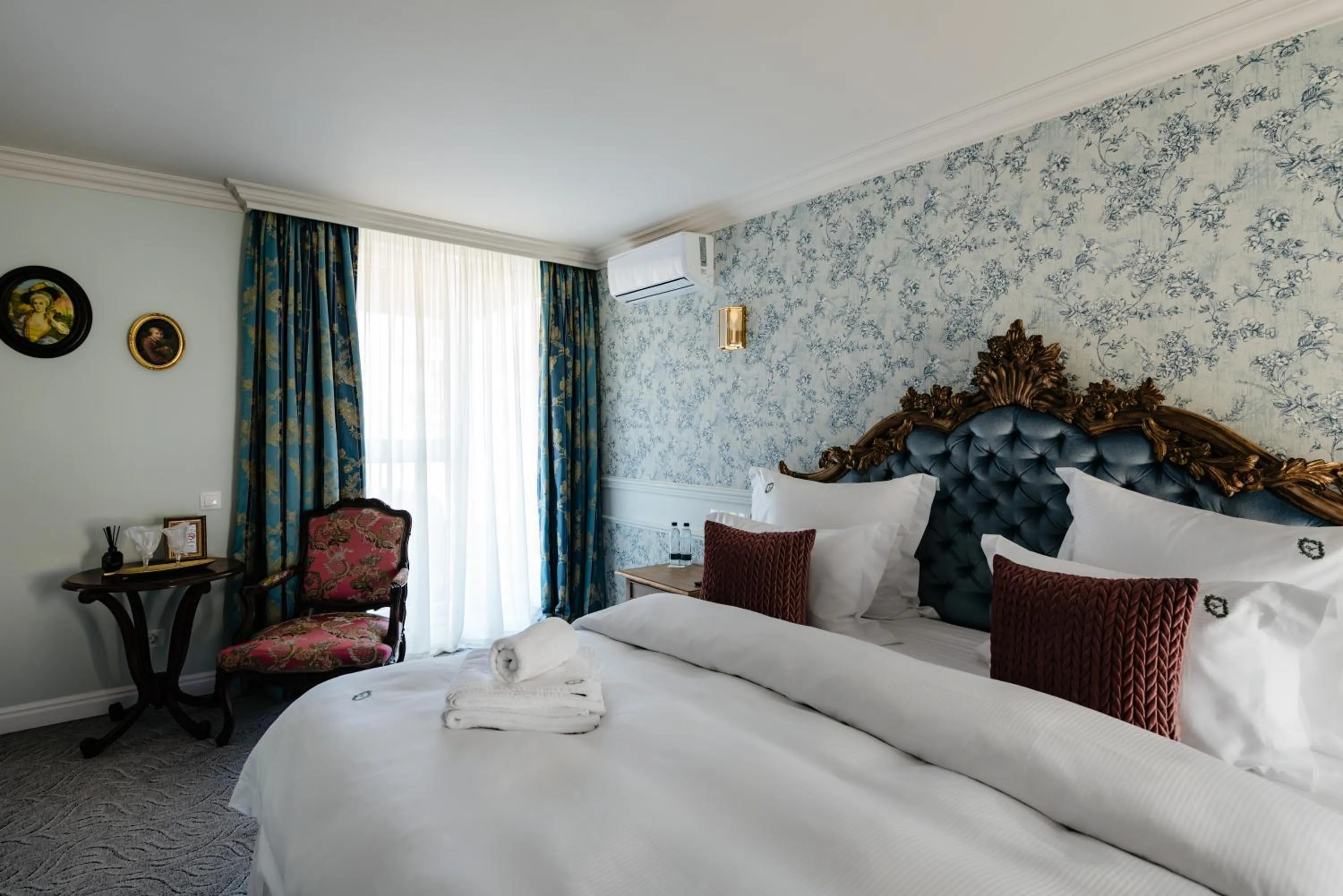 Bedroom, Bed in Ateneea Luxury Rooms