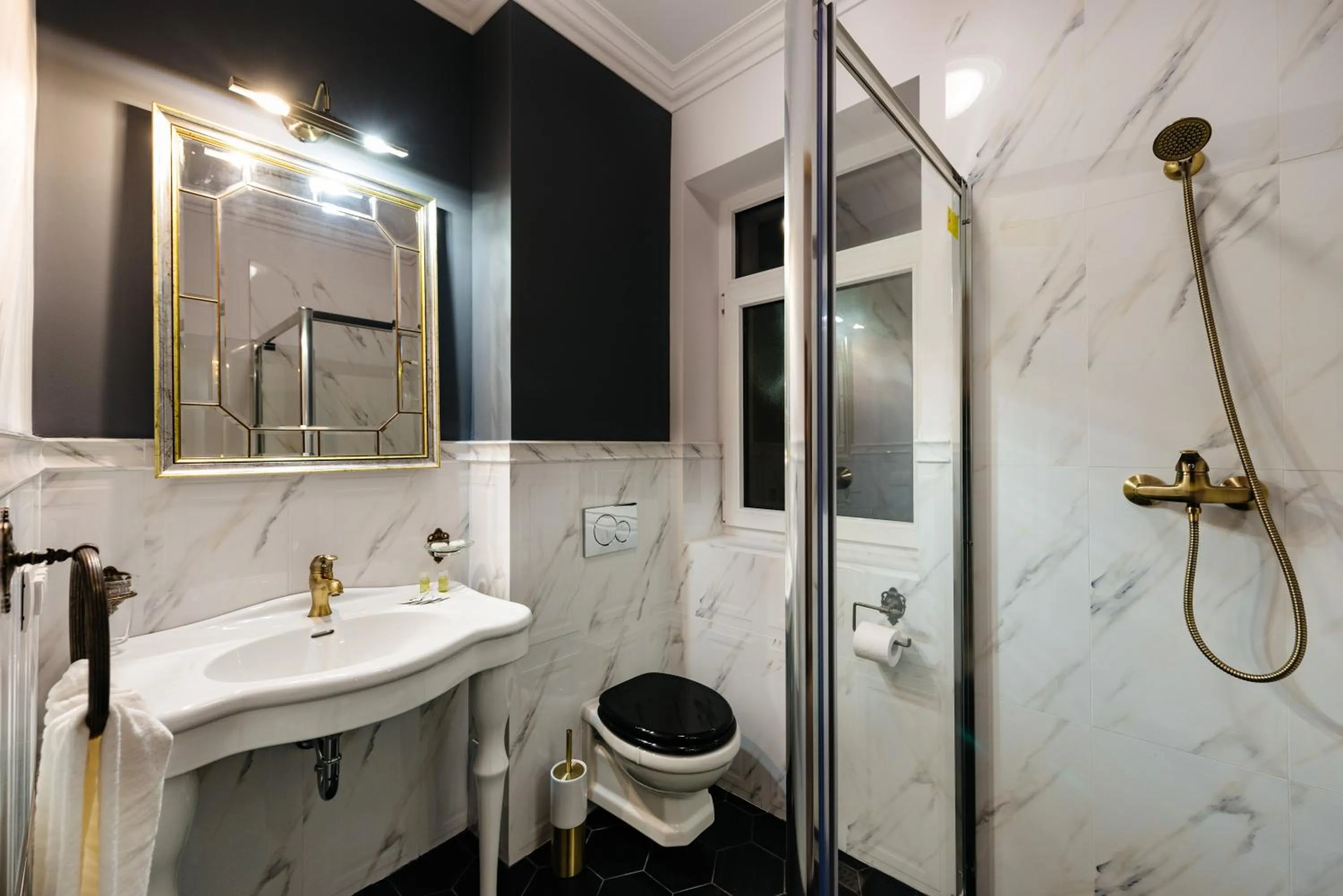 Bathroom in Ateneea Luxury Rooms