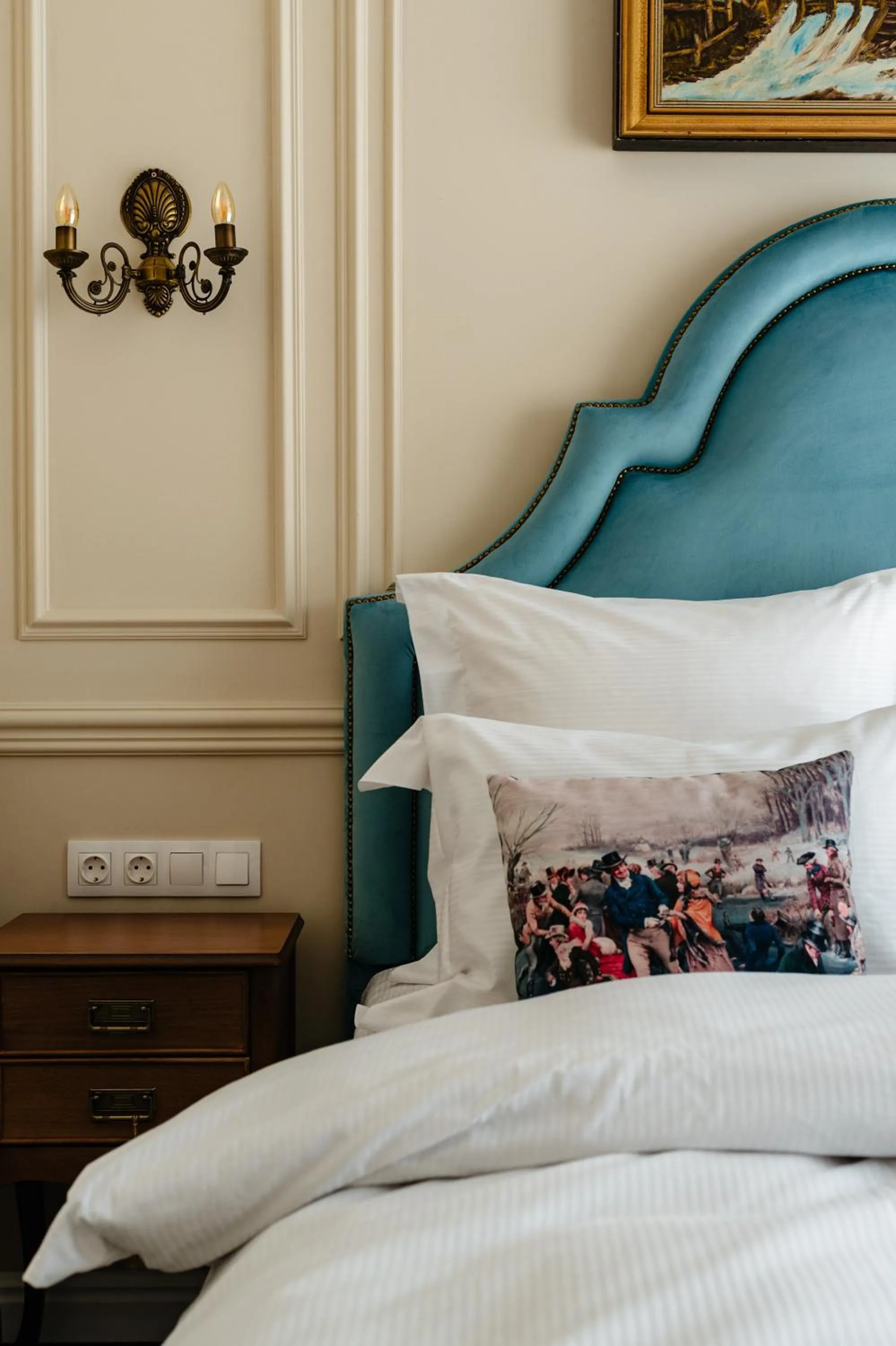 Bed in Ateneea Luxury Rooms