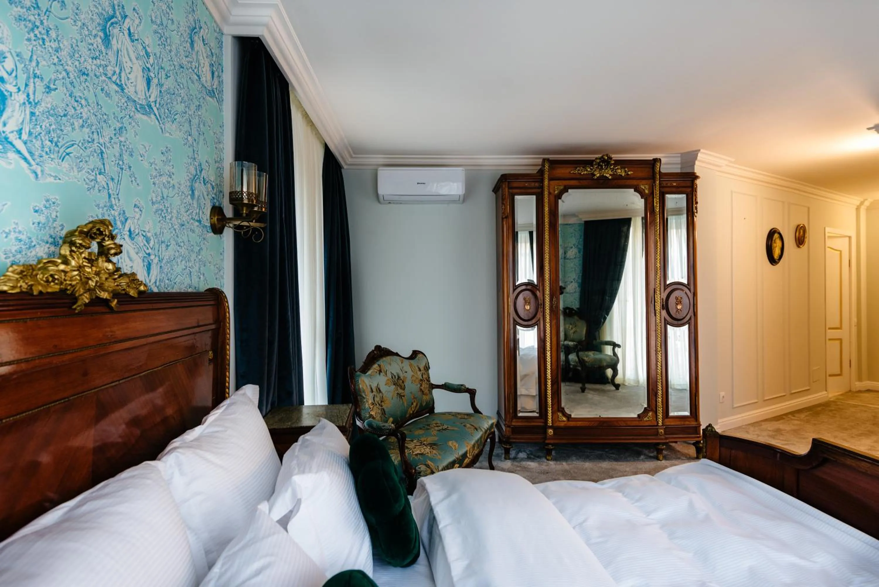 Bedroom, Bed in Ateneea Luxury Rooms