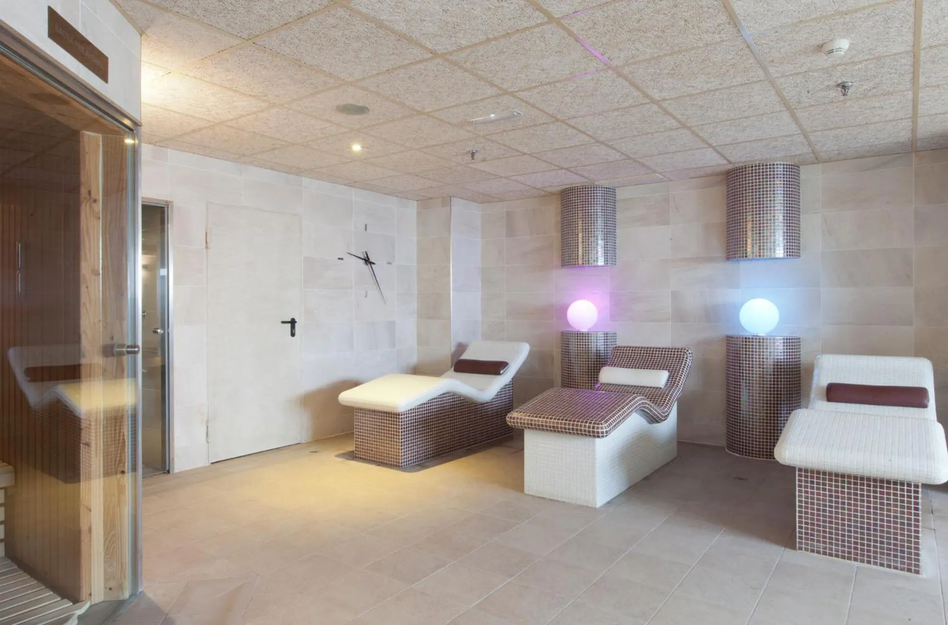 Sauna, Bed in Hotel Peñiscola Palace