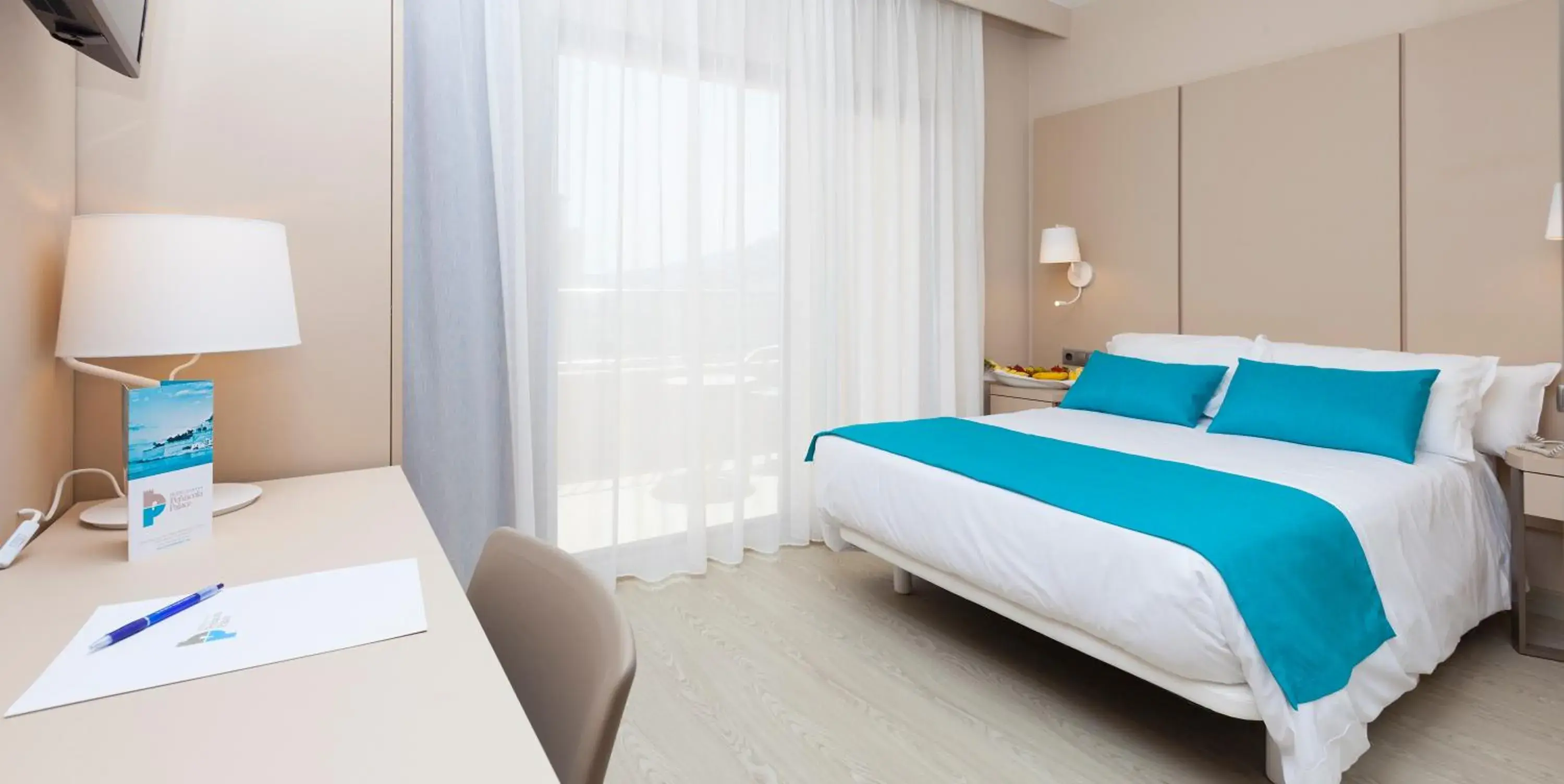 Bed in Hotel Peñiscola Palace Bed in Hotel Peñiscola Palace