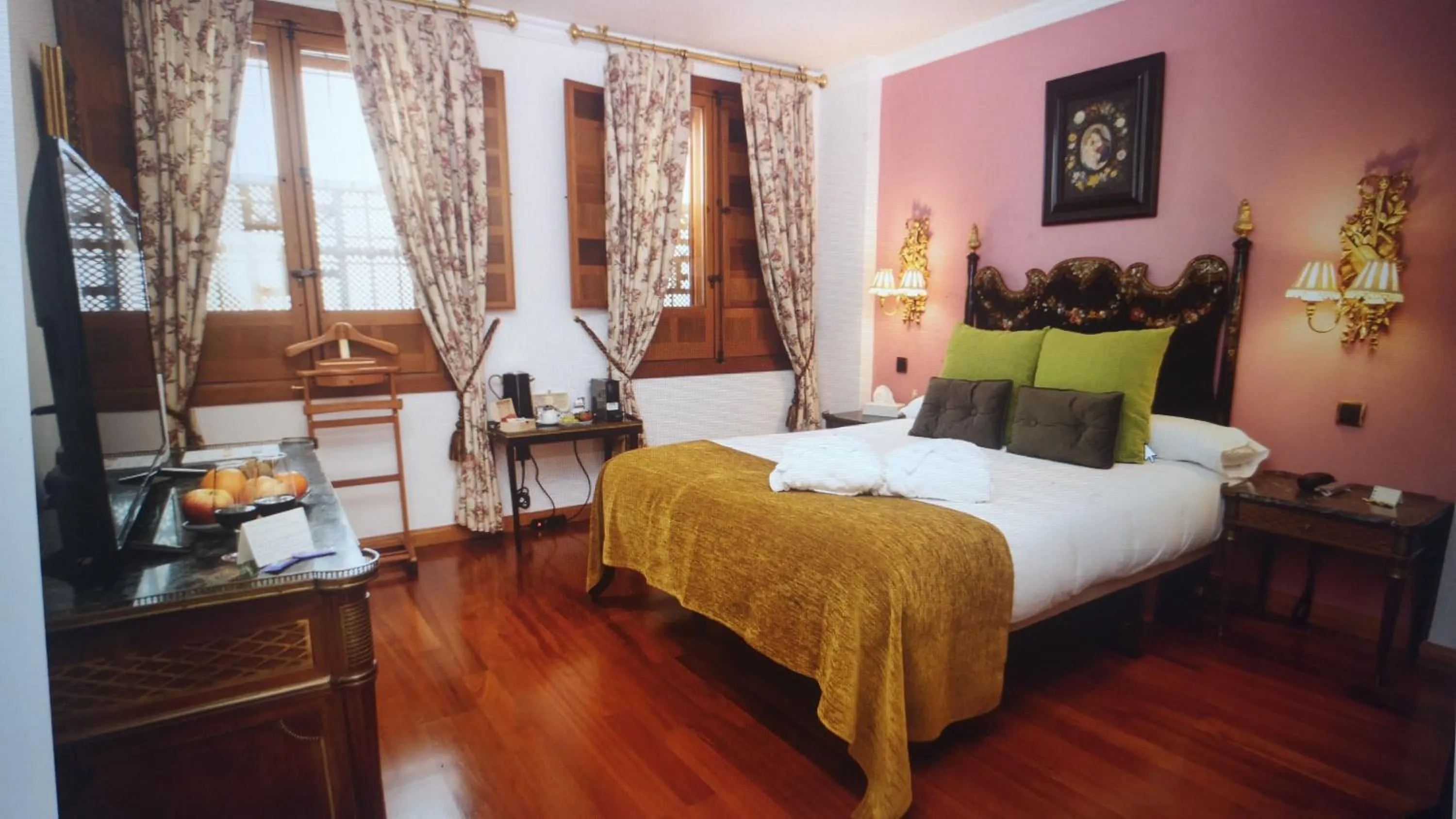 Bedroom, Bed in La Llave de la Judería Hotel Boutique