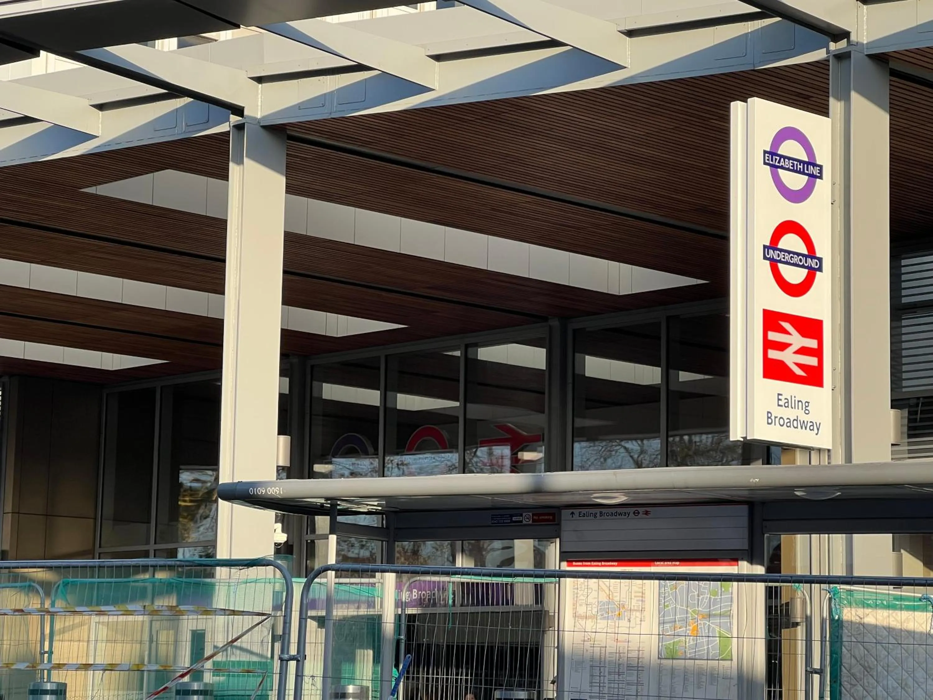 MIA Residence - Entire Studio apartment - City View - London - Next to Ealing Broadway Station