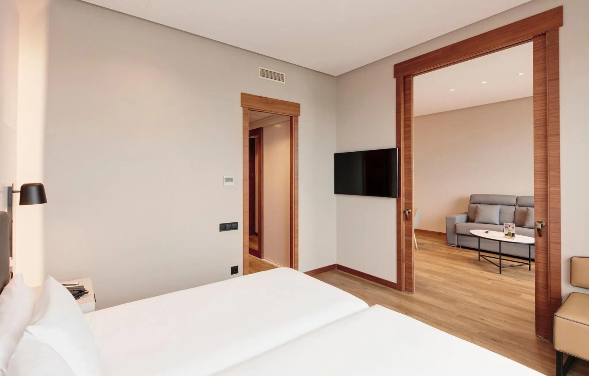 Photo of the whole room, Bed in Sercotel Sorolla Palace