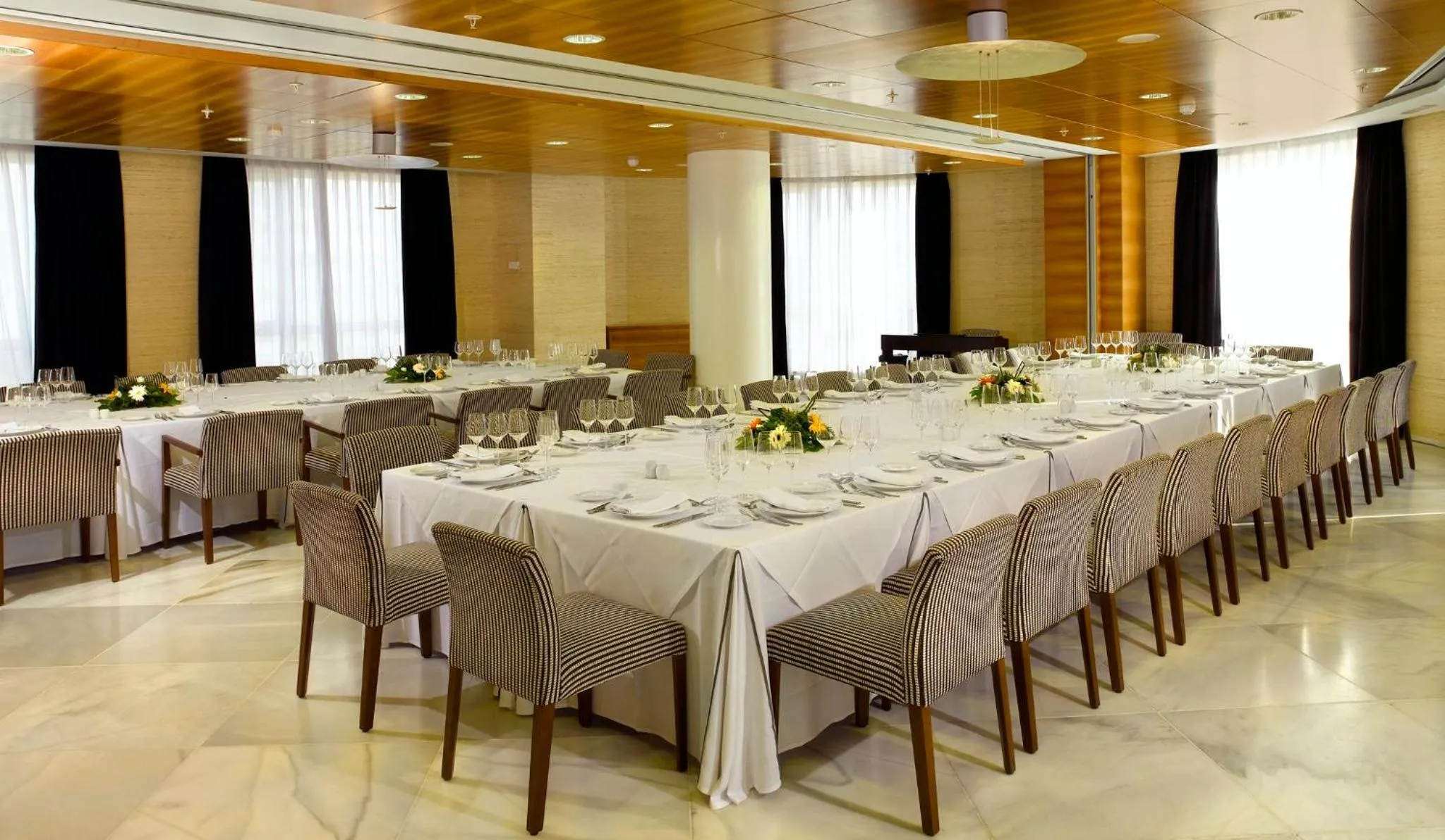 Restaurant/places to eat in Sercotel Sorolla Palace