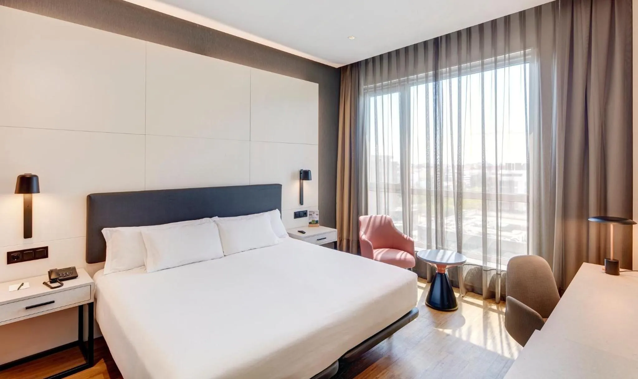 Photo of the whole room, Bed in Sercotel Sorolla Palace