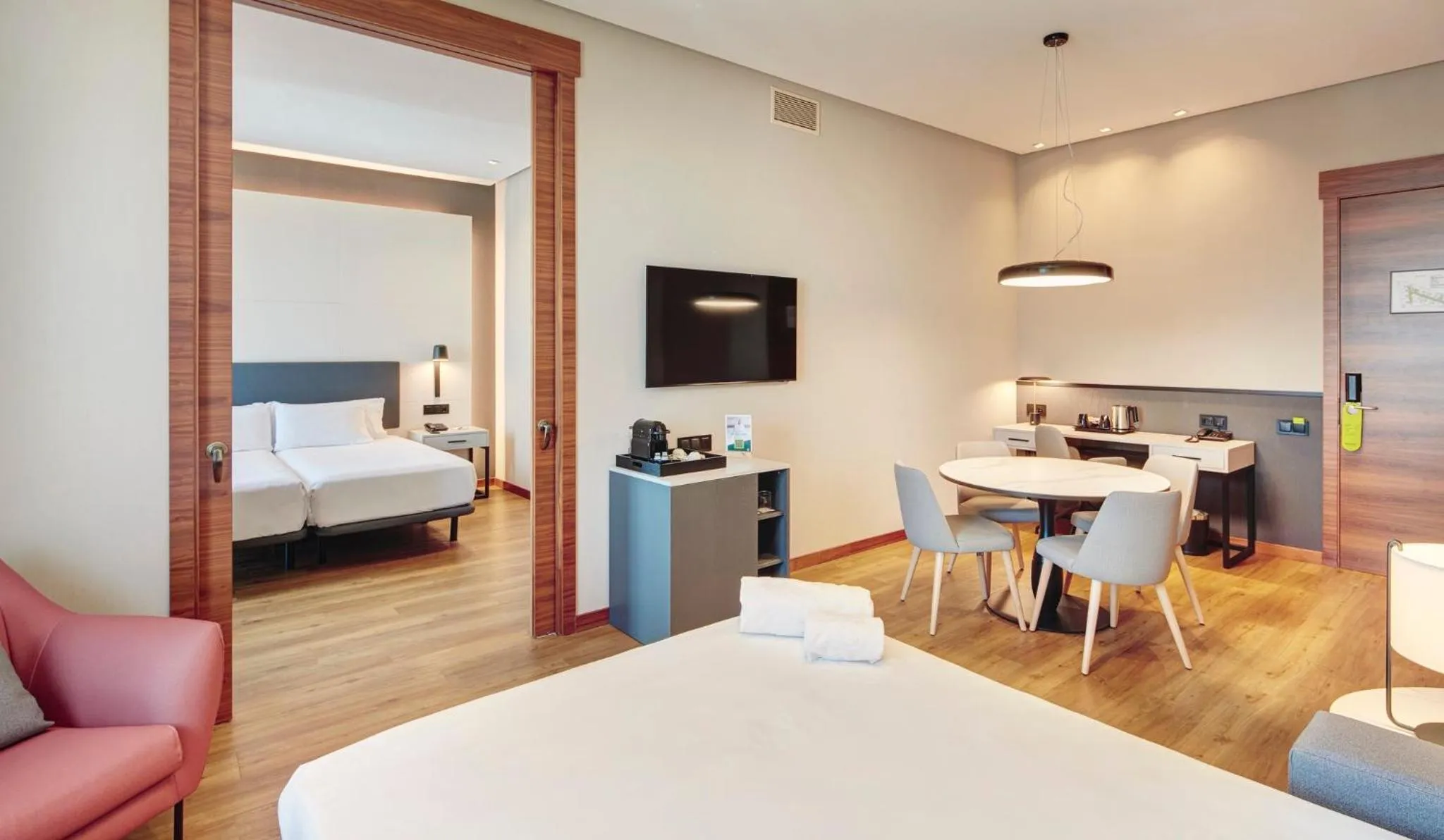 Photo of the whole room, Bed in Sercotel Sorolla Palace