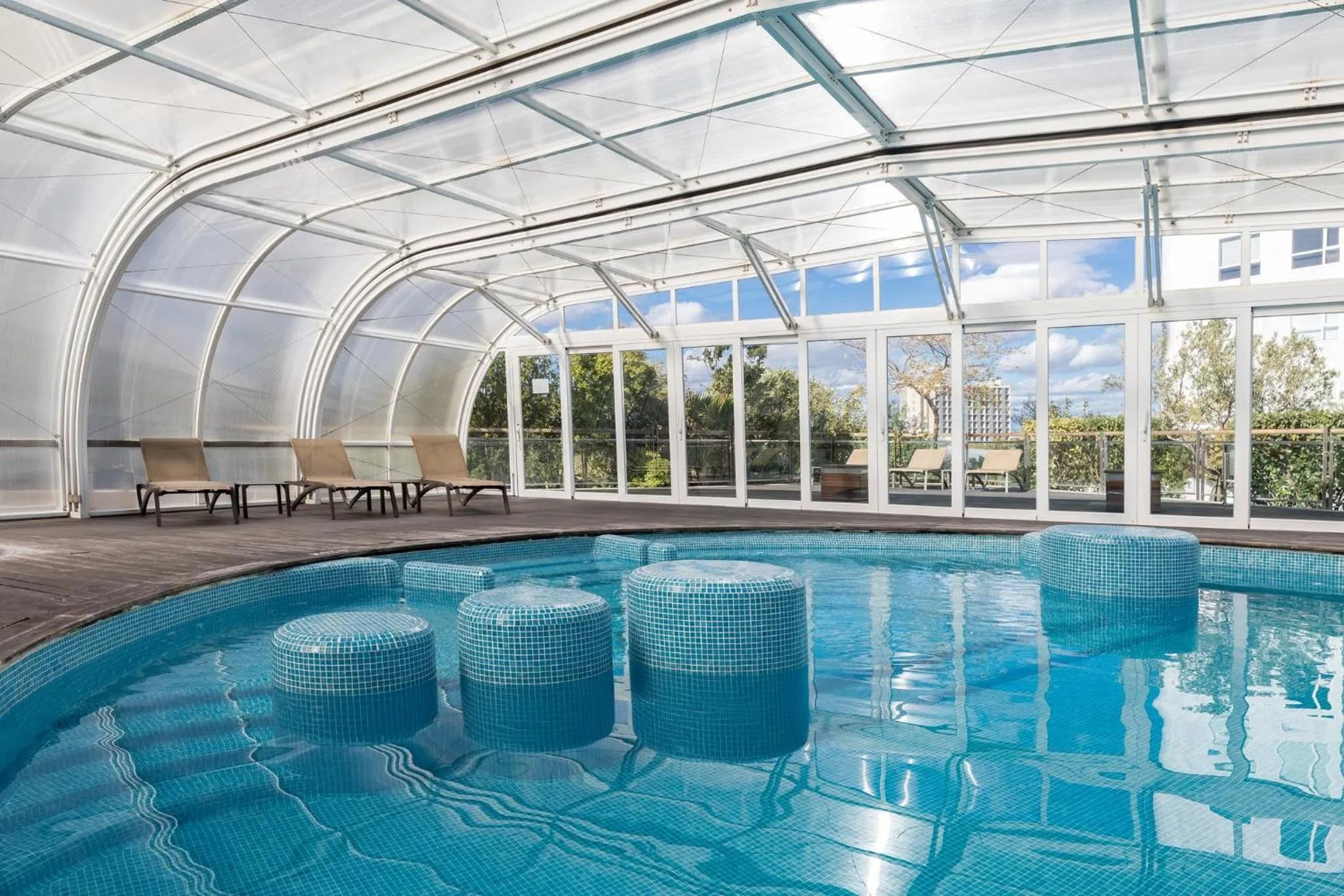 Swimming pool in Sercotel Sorolla Palace