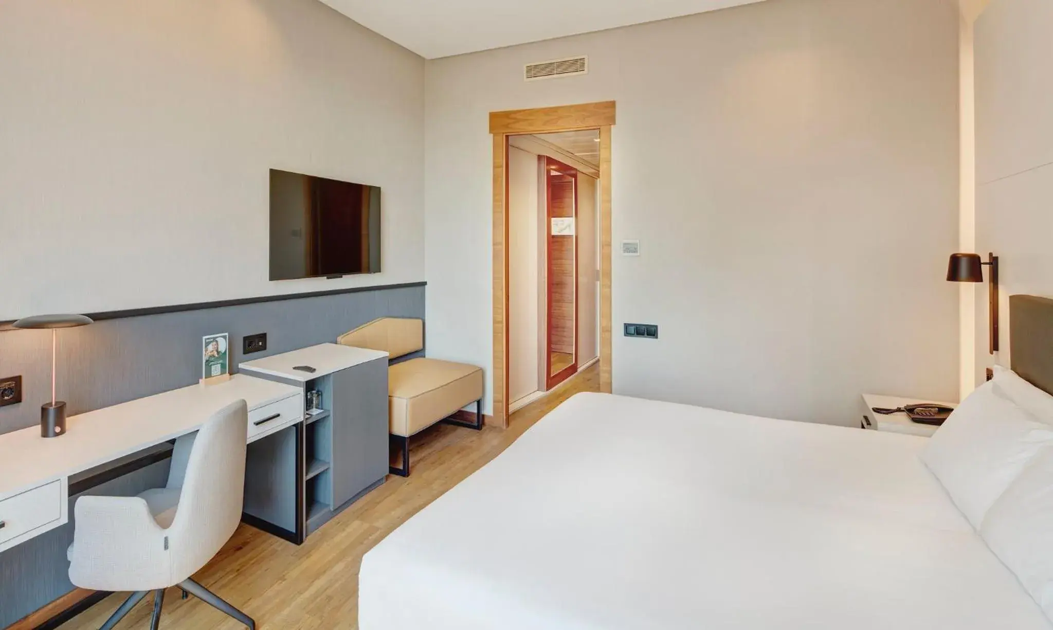 Photo of the whole room, Bed in Sercotel Sorolla Palace Photo of the whole room, Bed in Sercotel Sorolla Palace