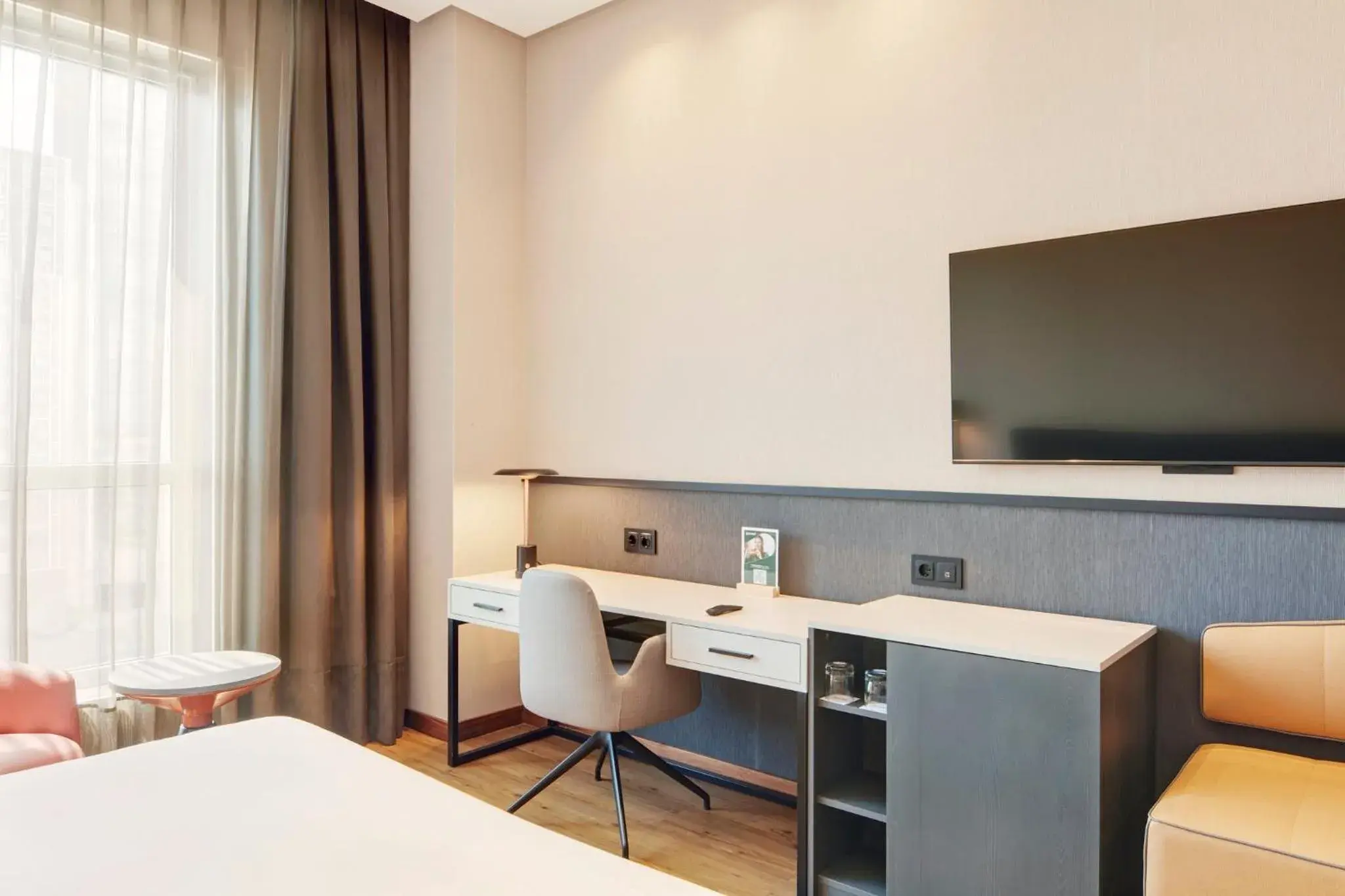 Photo of the whole room, Bed in Sercotel Sorolla Palace Photo of the whole room, Bed in Sercotel Sorolla Palace