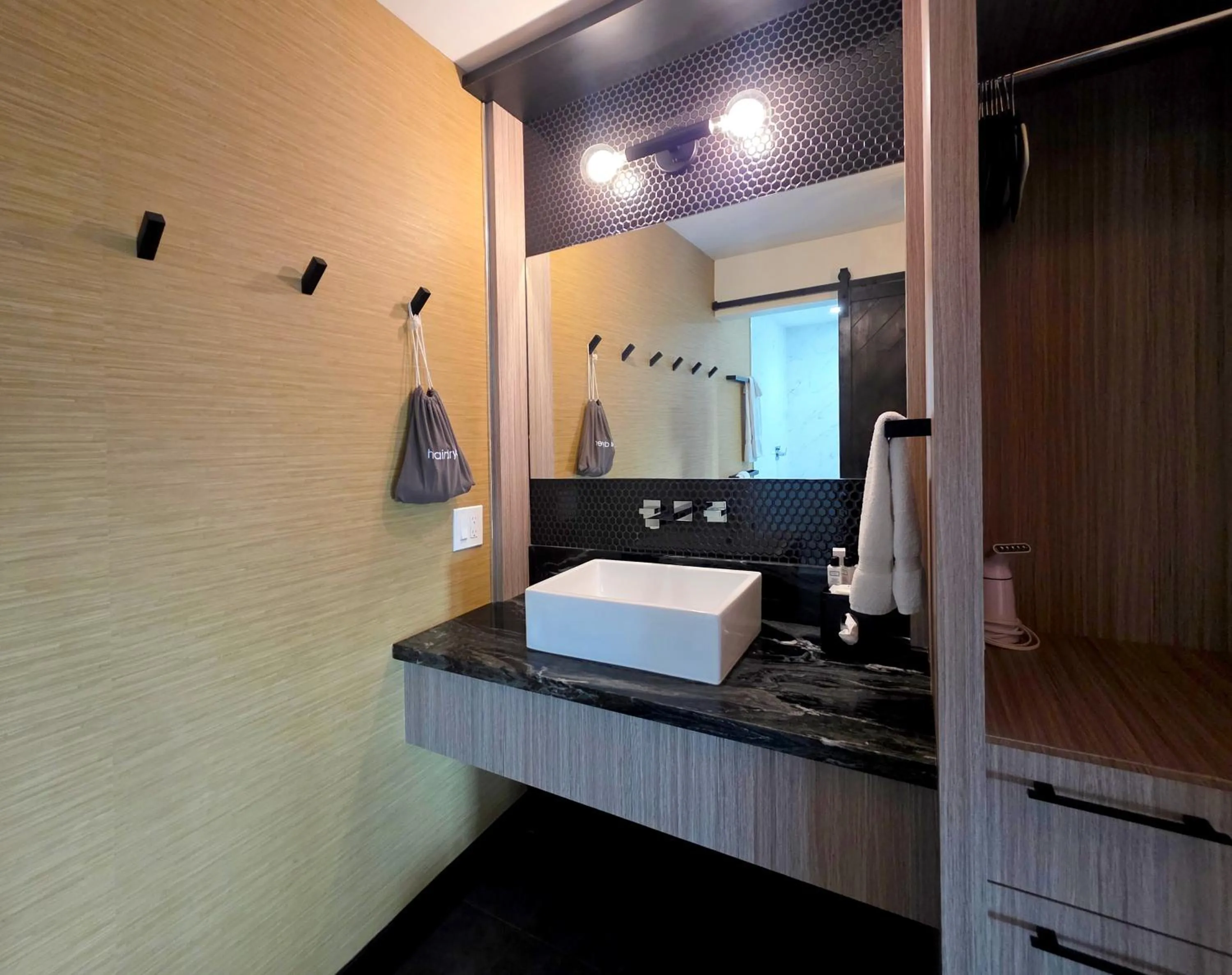 Bathroom in Mahala - 21 and Over