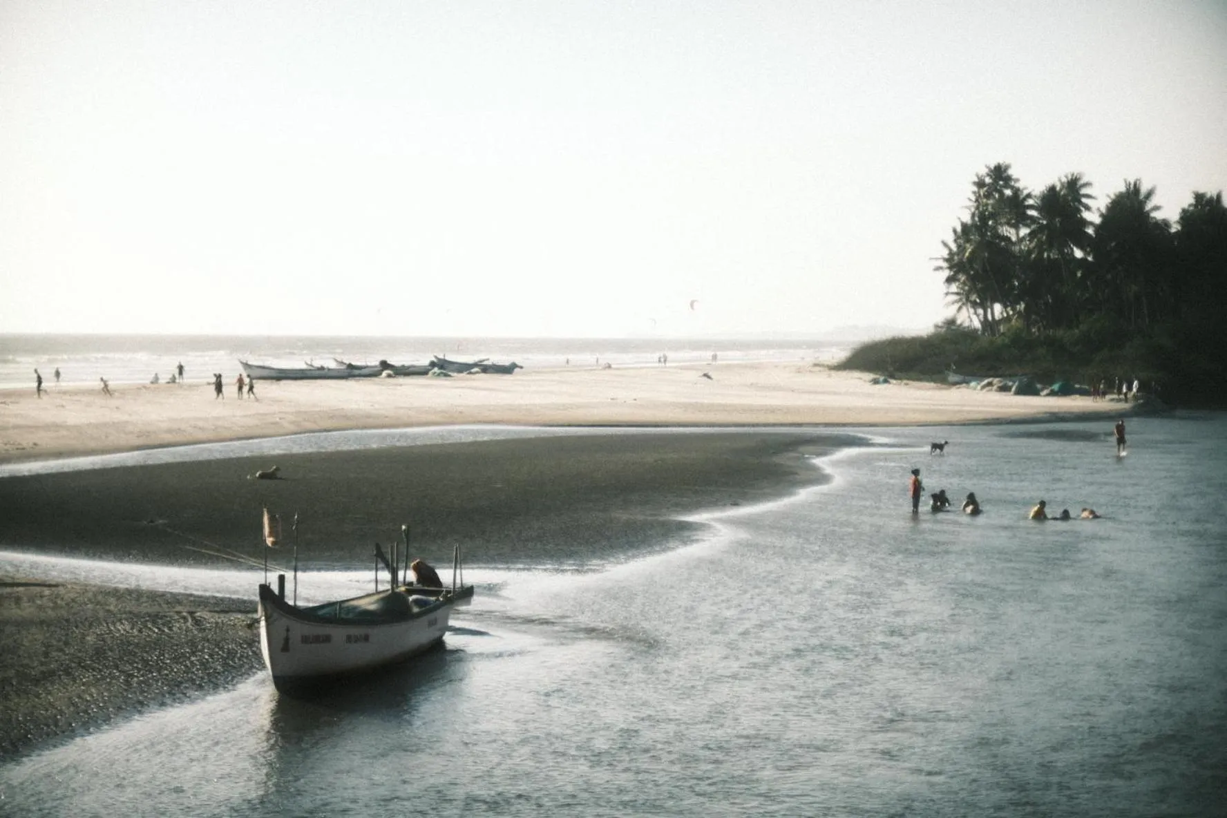 People in SPACELAND Mandrem