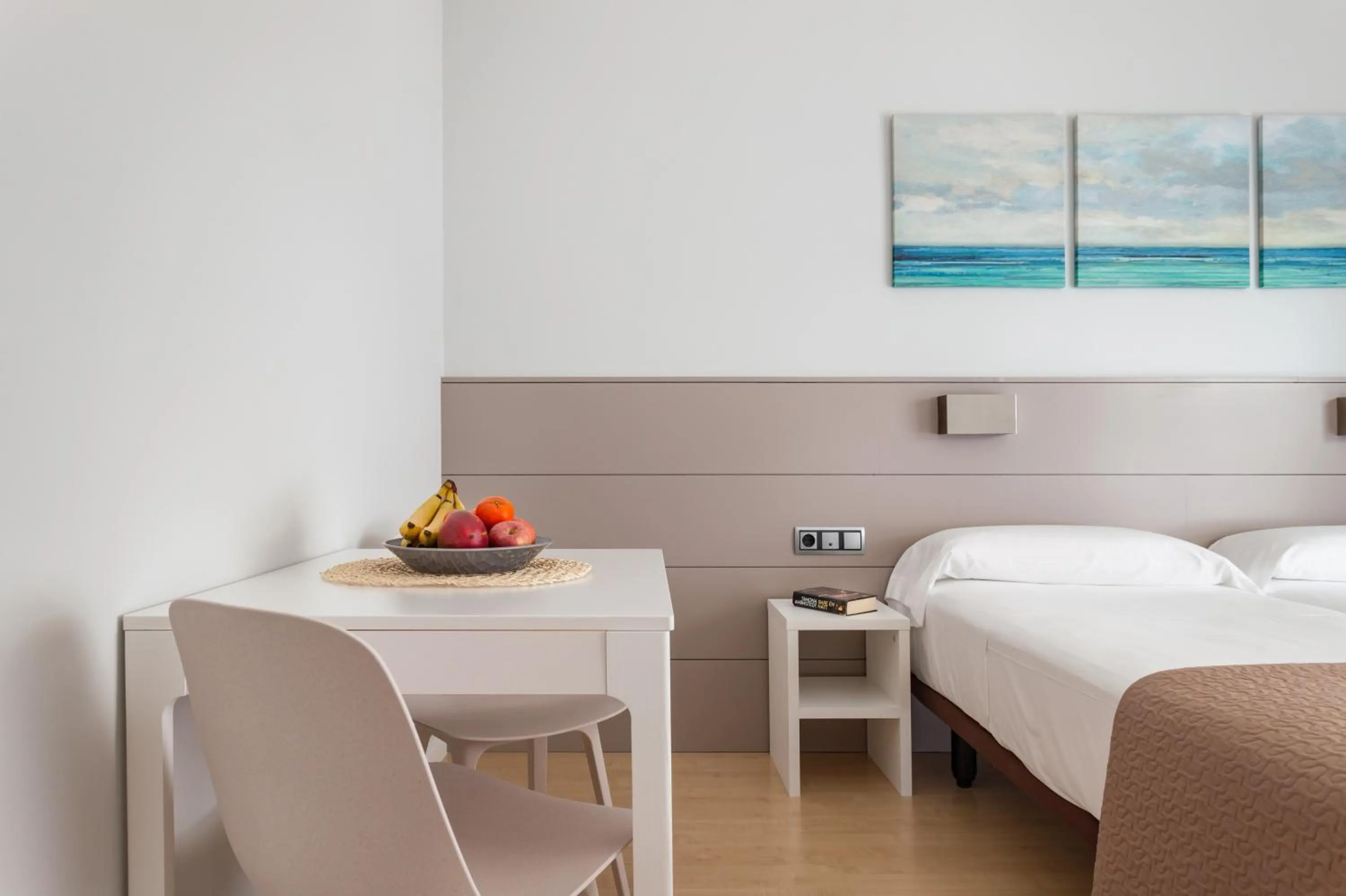 Photo of the whole room, Bed in Apartamentos Royal Marina Gardens