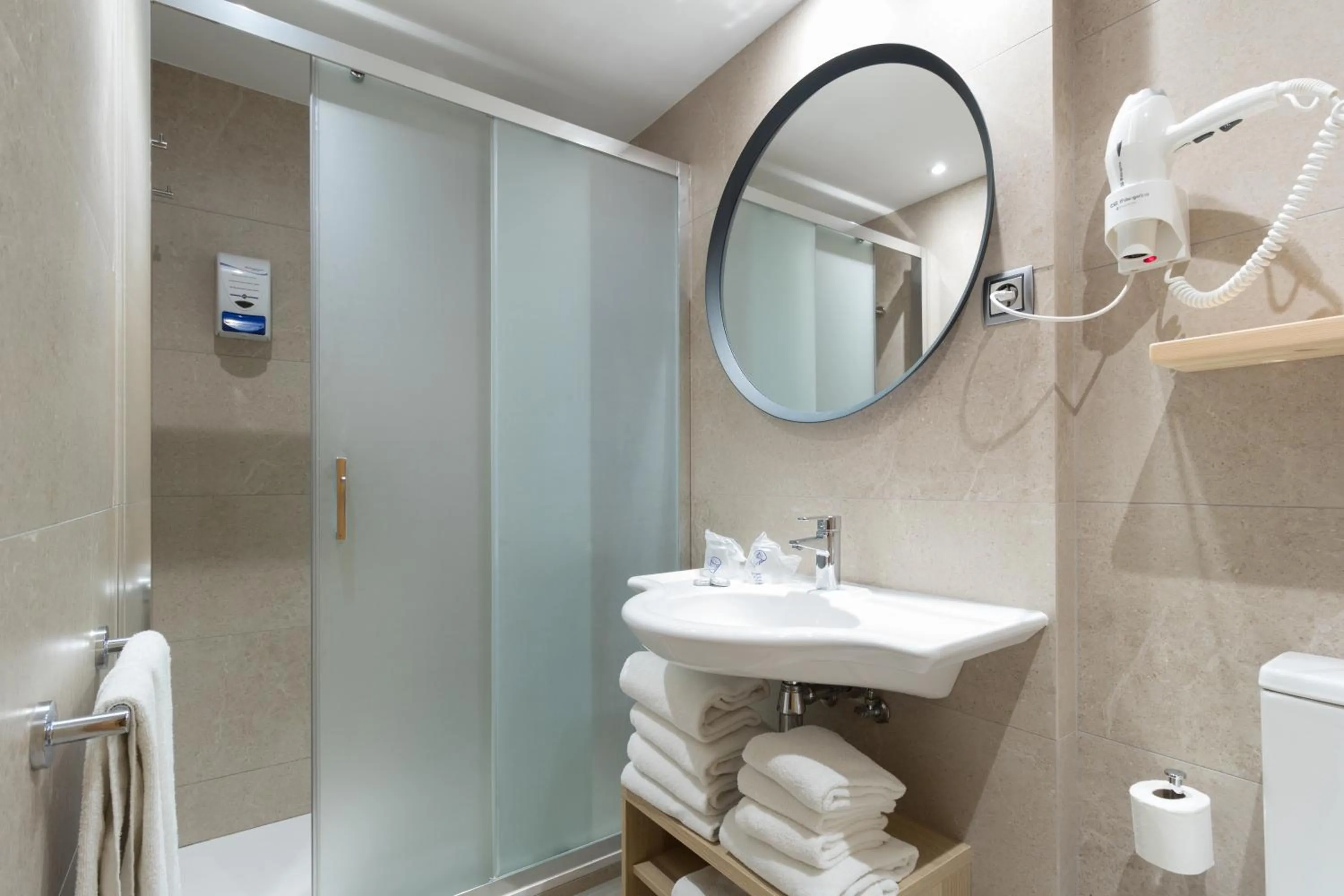 Bathroom in Apartamentos Royal Marina Gardens
