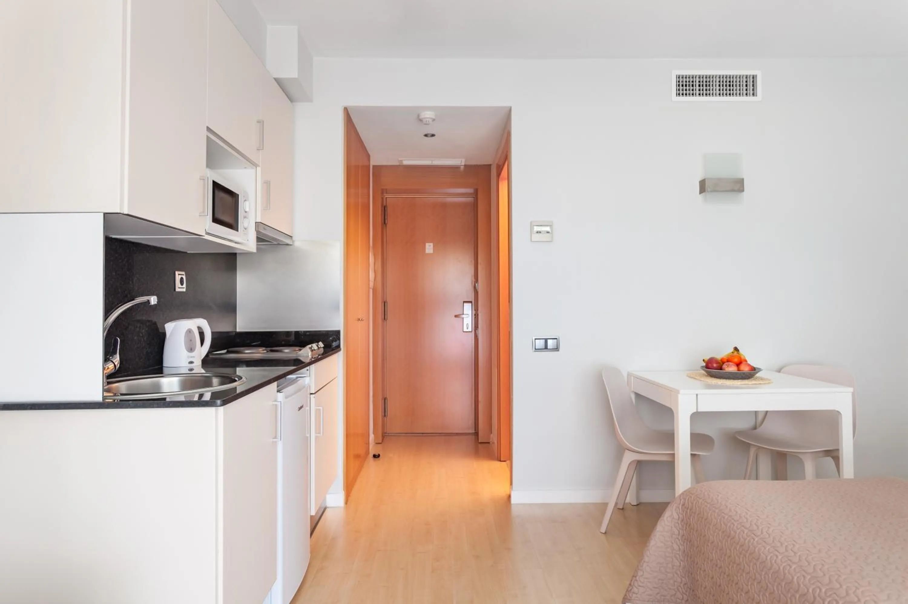Kitchen or kitchenette in Apartamentos Royal Marina Gardens