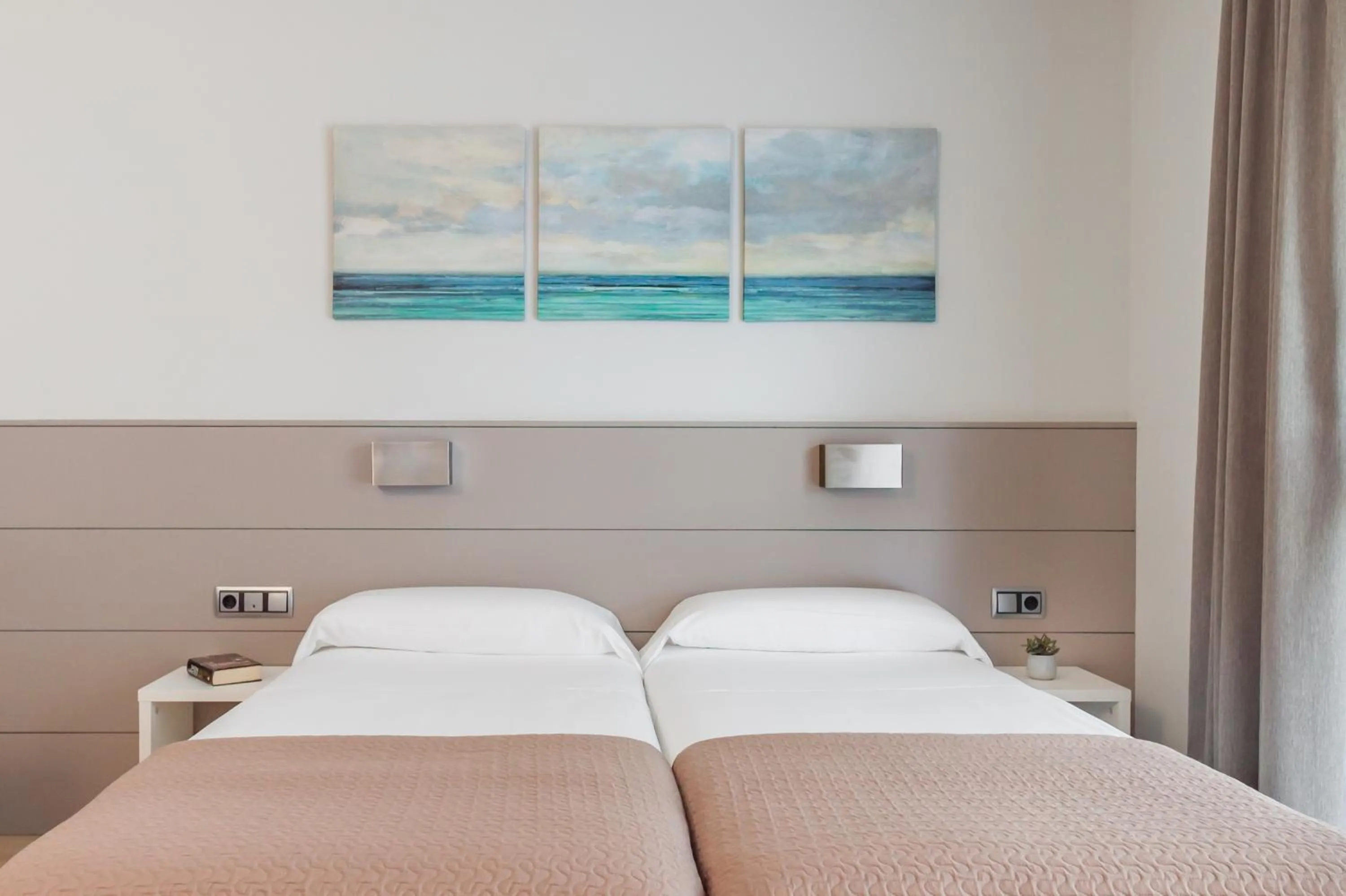 Bed in Apartamentos Royal Marina Gardens