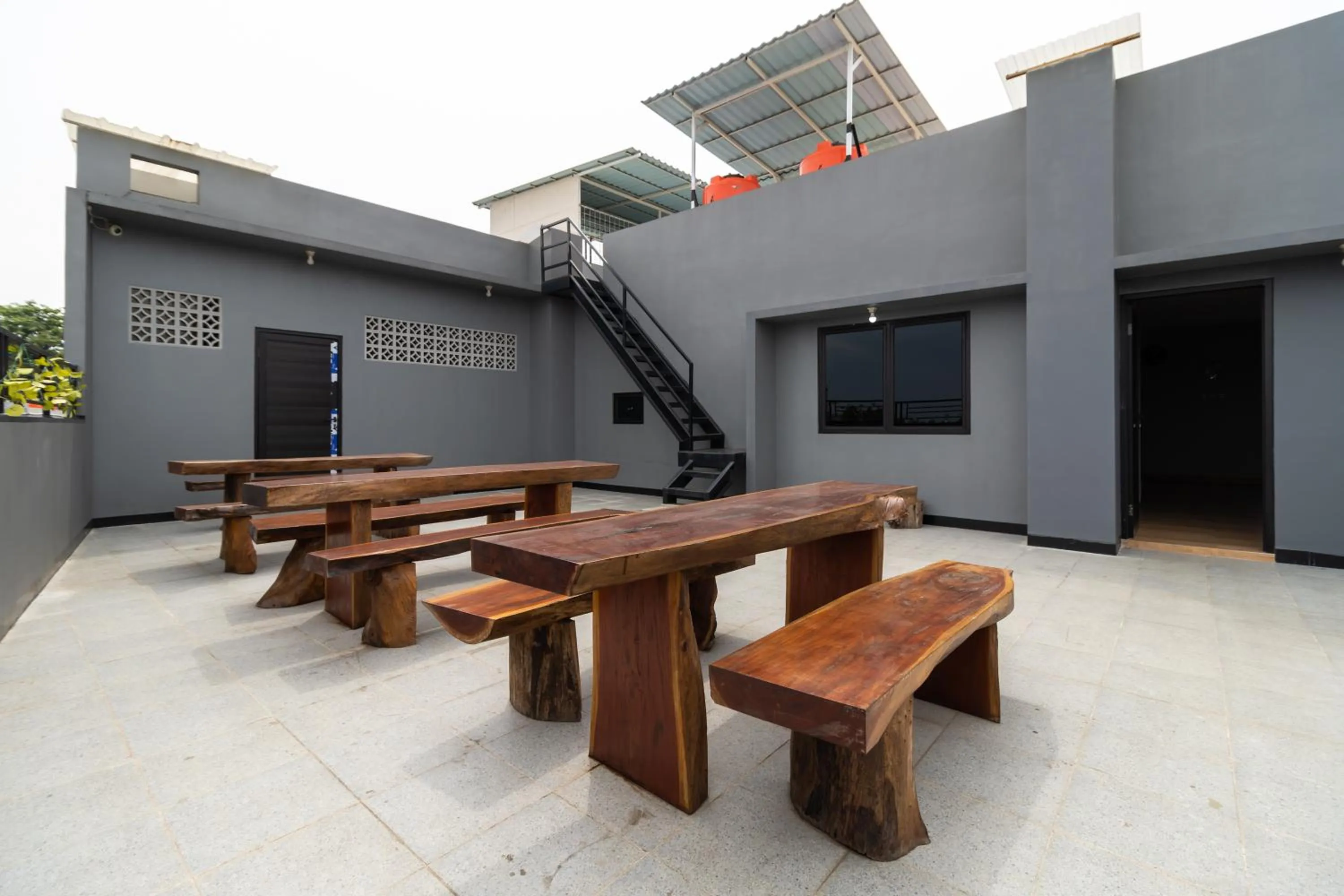 Balcony/Terrace in RedDoorz near RS Sari Asih Cipondoh