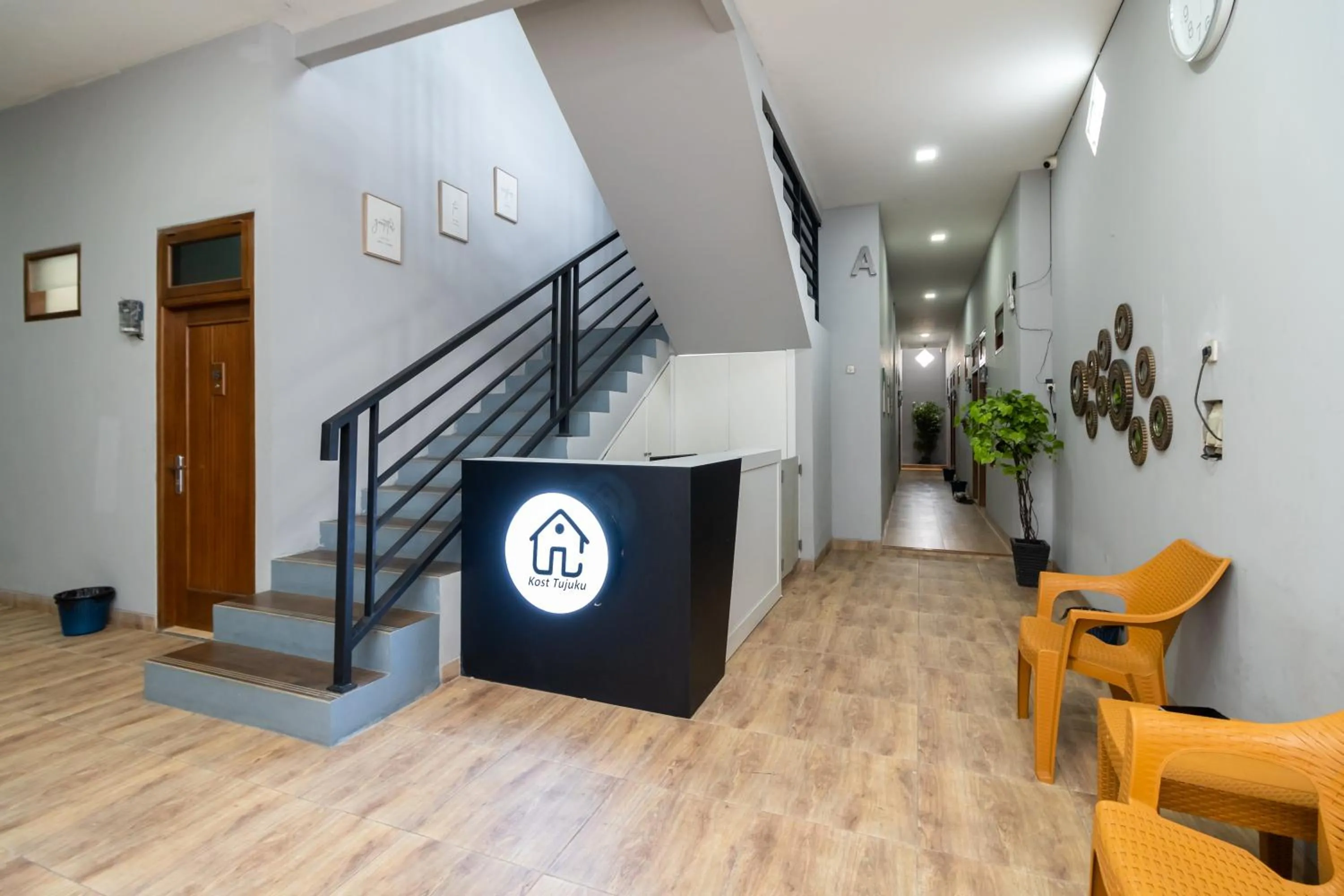 Lobby or reception in RedDoorz near RS Sari Asih Cipondoh