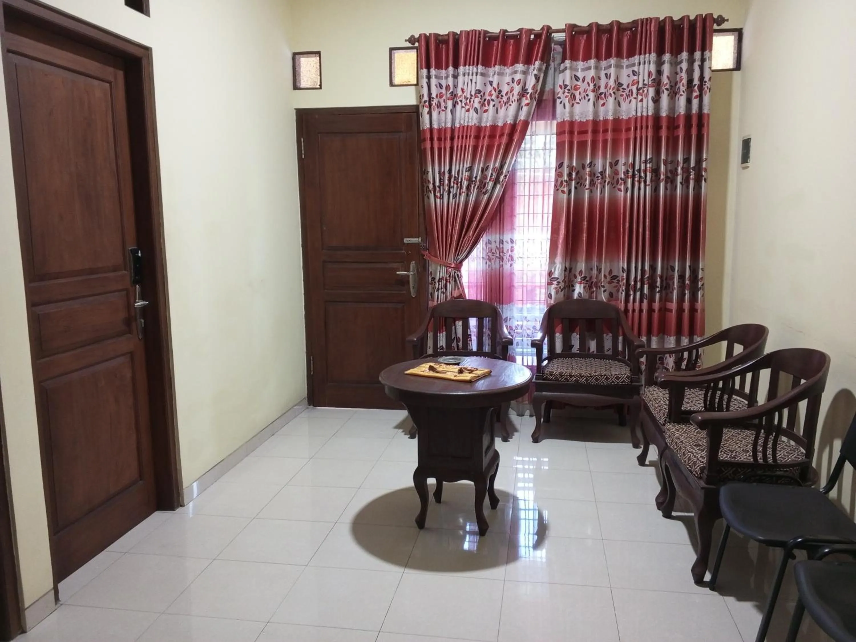 Lobby or reception in OYO Life 92543 Ratu Sakti Residence Syariah