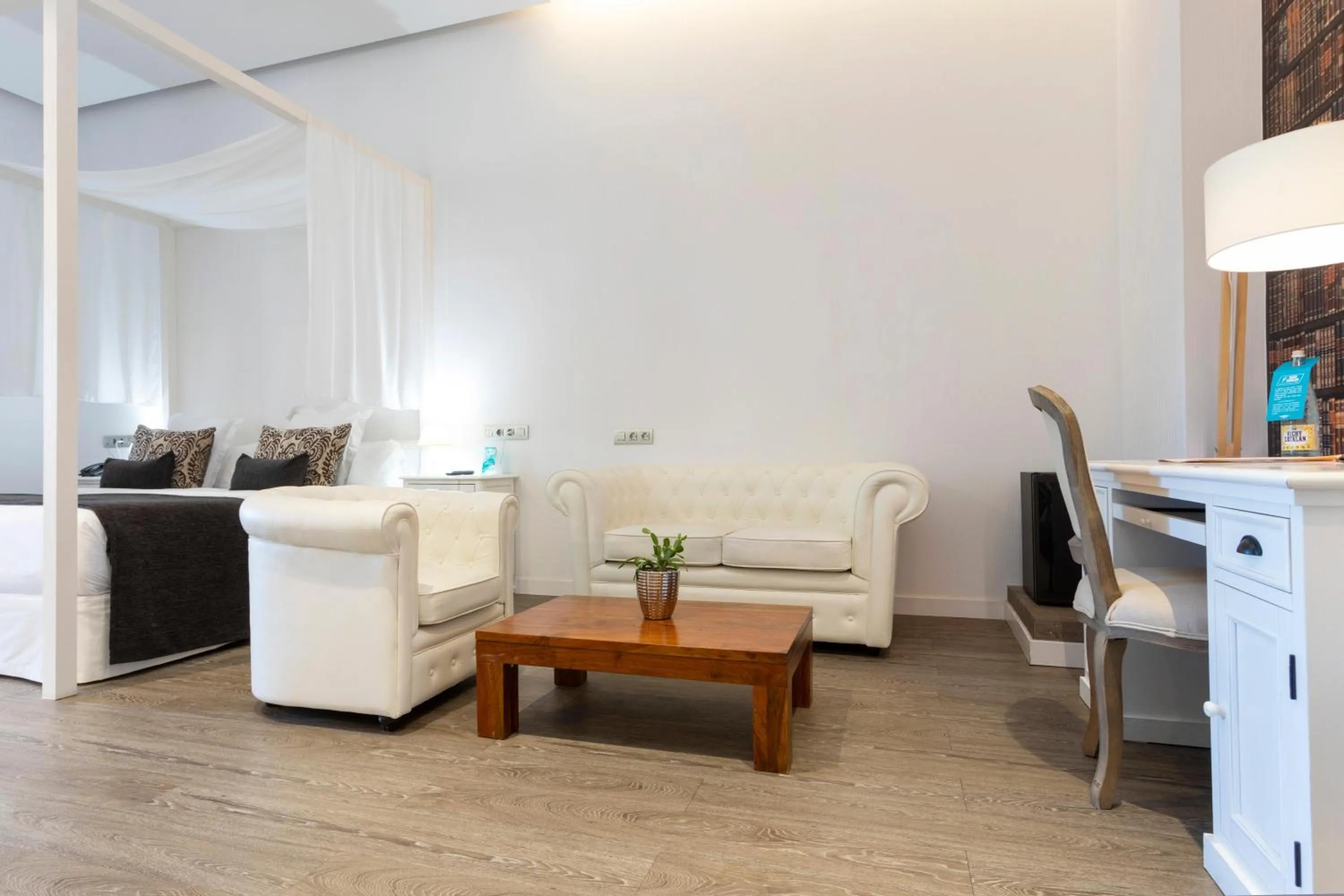 Photo of the whole room in 1881 Hotel Balneario Vichy Catalan