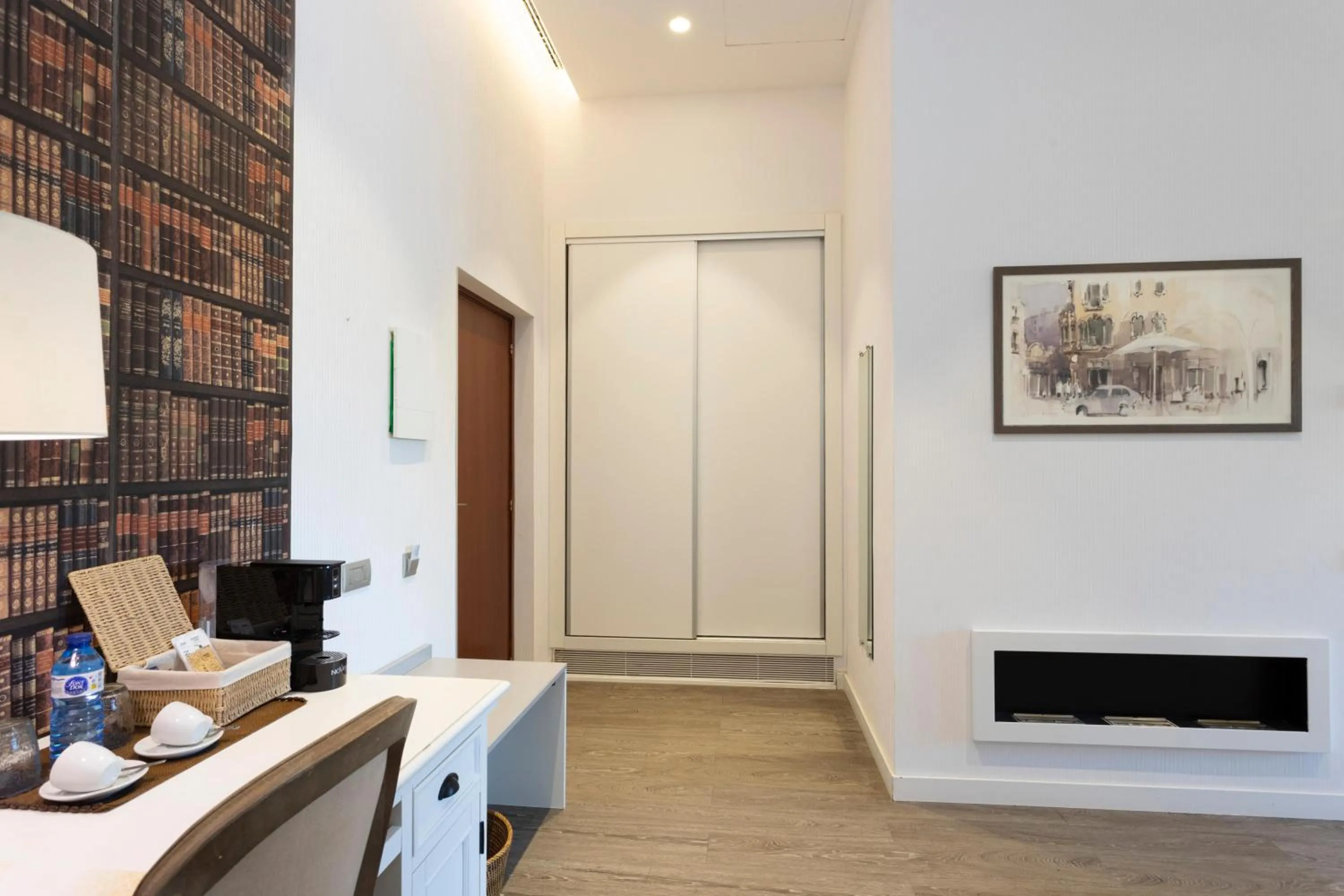 Photo of the whole room in 1881 Hotel Balneario Vichy Catalan