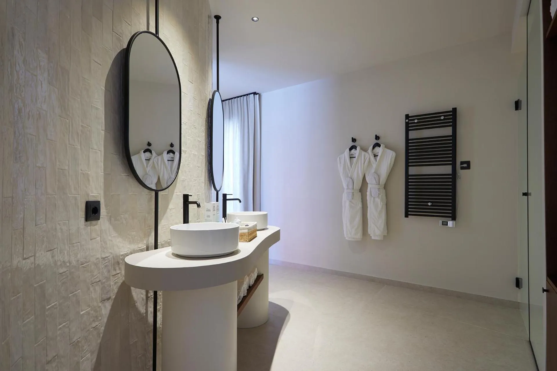 Bathroom in 1881 Hotel Balneario Vichy Catalan