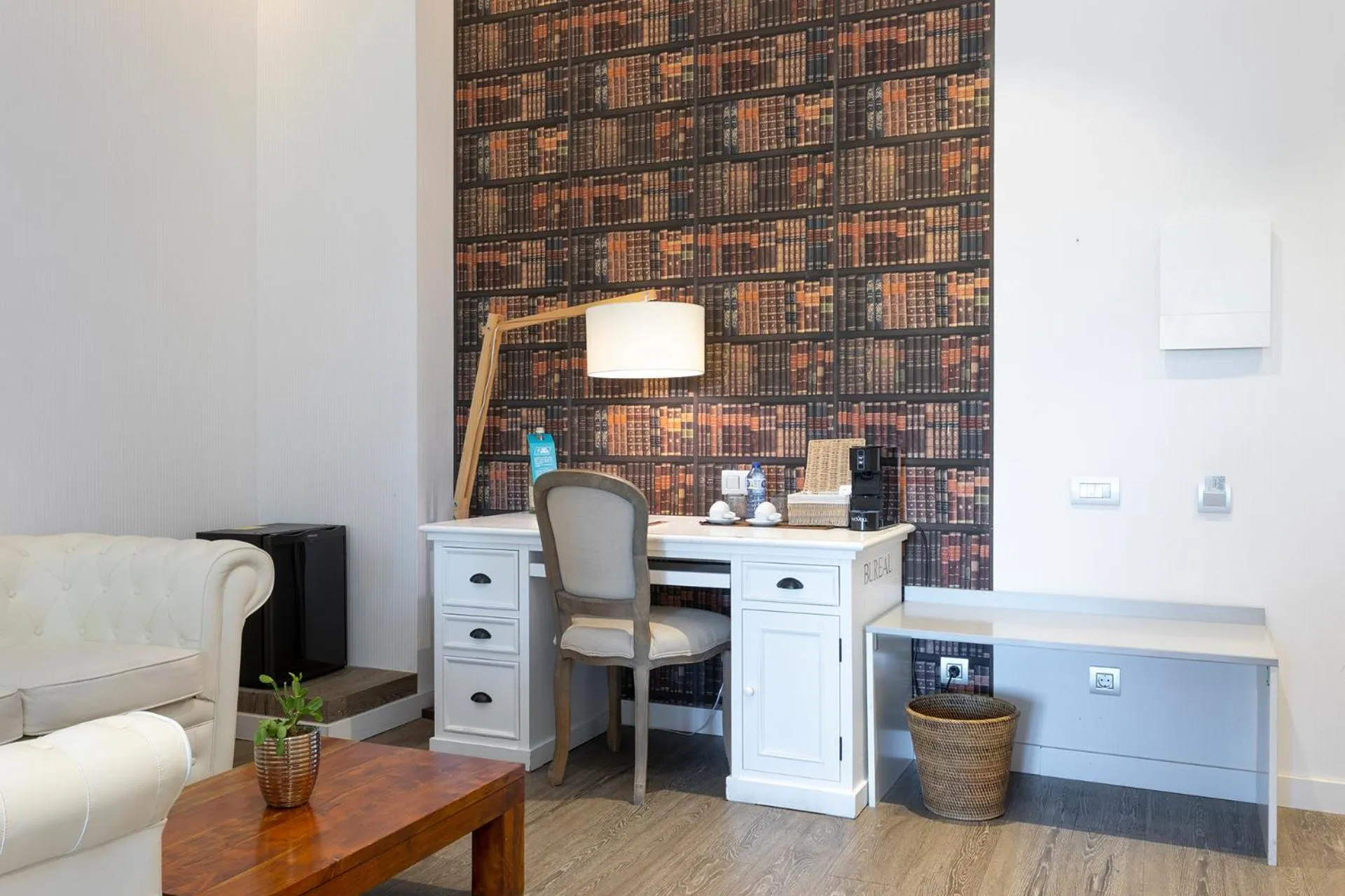 Seating area in 1881 Hotel Balneario Vichy Catalan