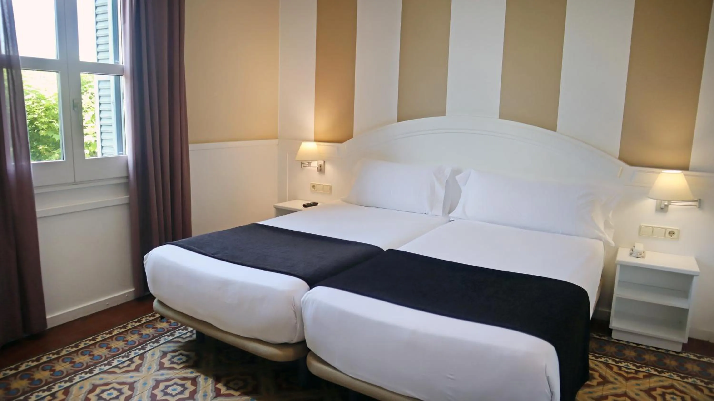 Bed in 1881 Hotel Balneario Vichy Catalan