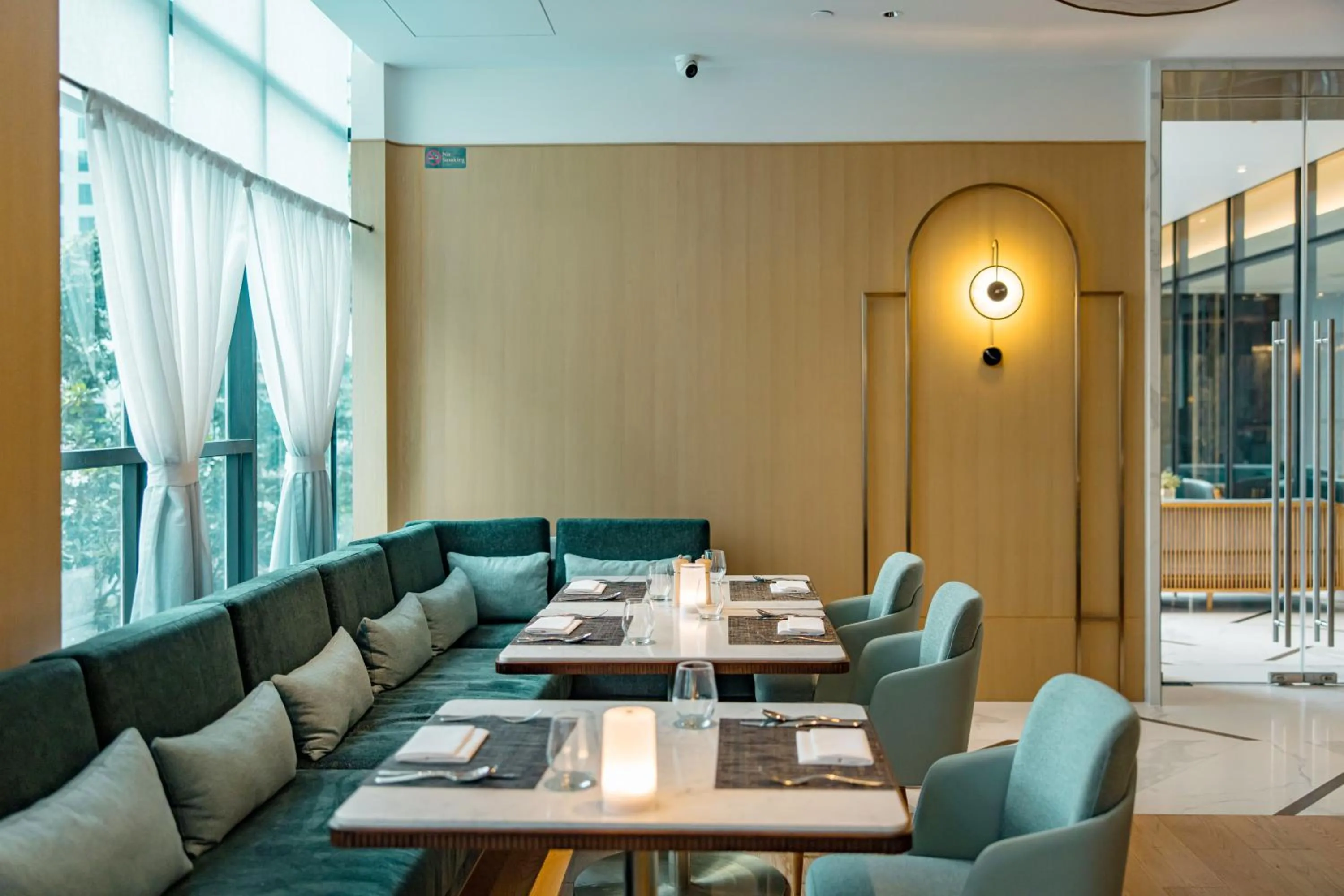 Restaurant/places to eat in SILQ Hotel & Residence