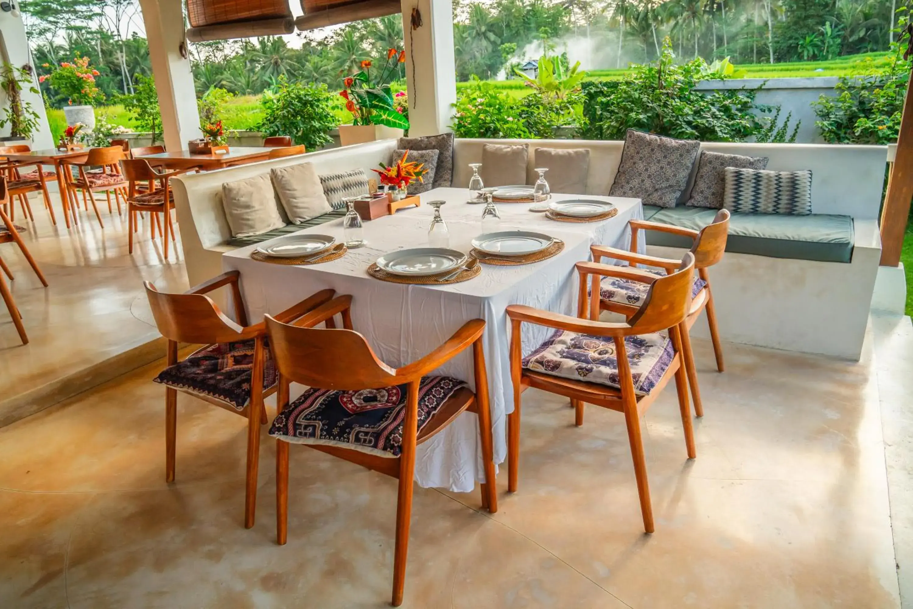 Restaurant/places to eat in Kampung Uma Dawa Villas and Spa Restaurant/places to eat in Kampung Uma Dawa Villas and Spa