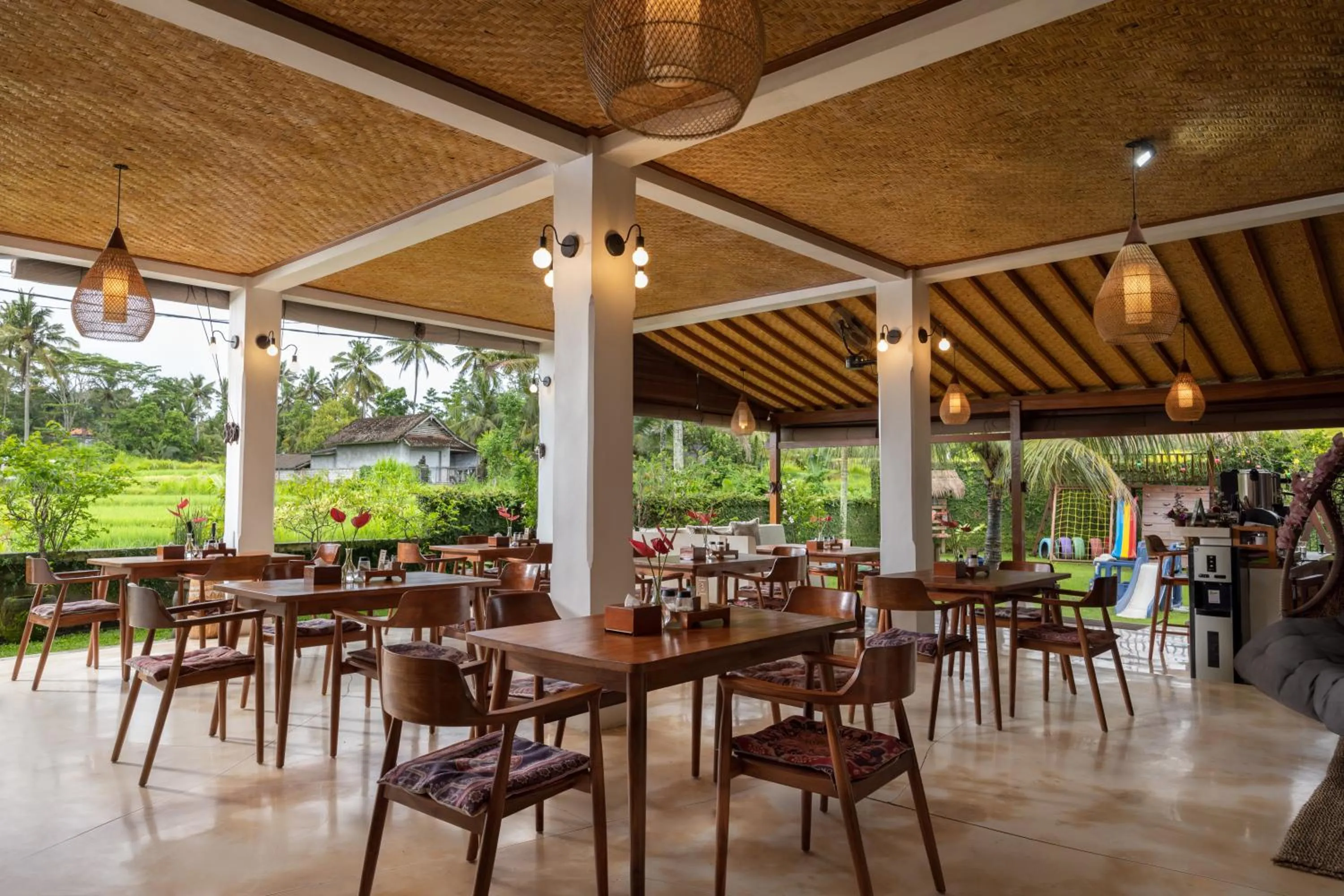 Restaurant/places to eat in Kampung Uma Dawa Villas and Spa