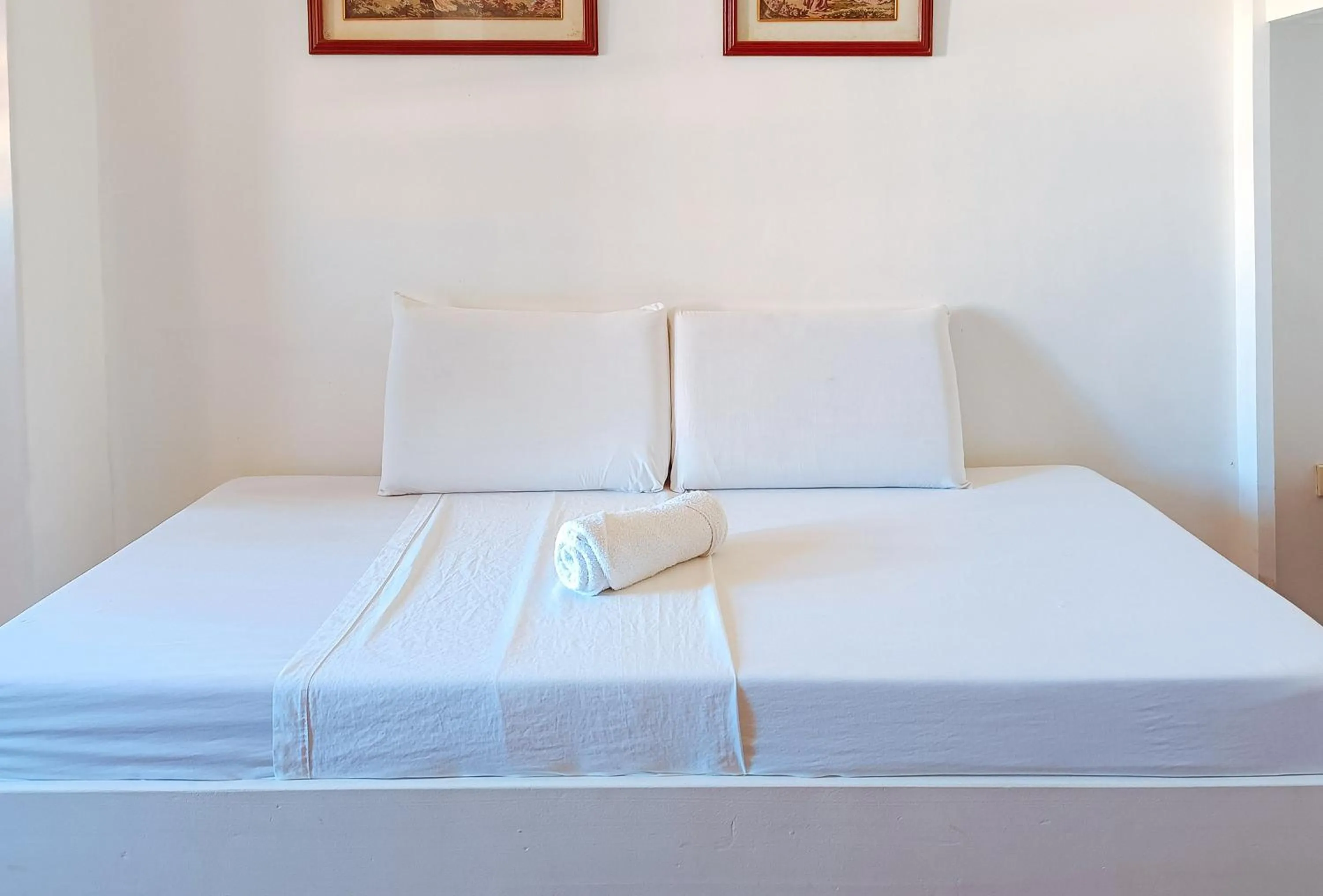 Bed in Hotel Elinas and Restaurant