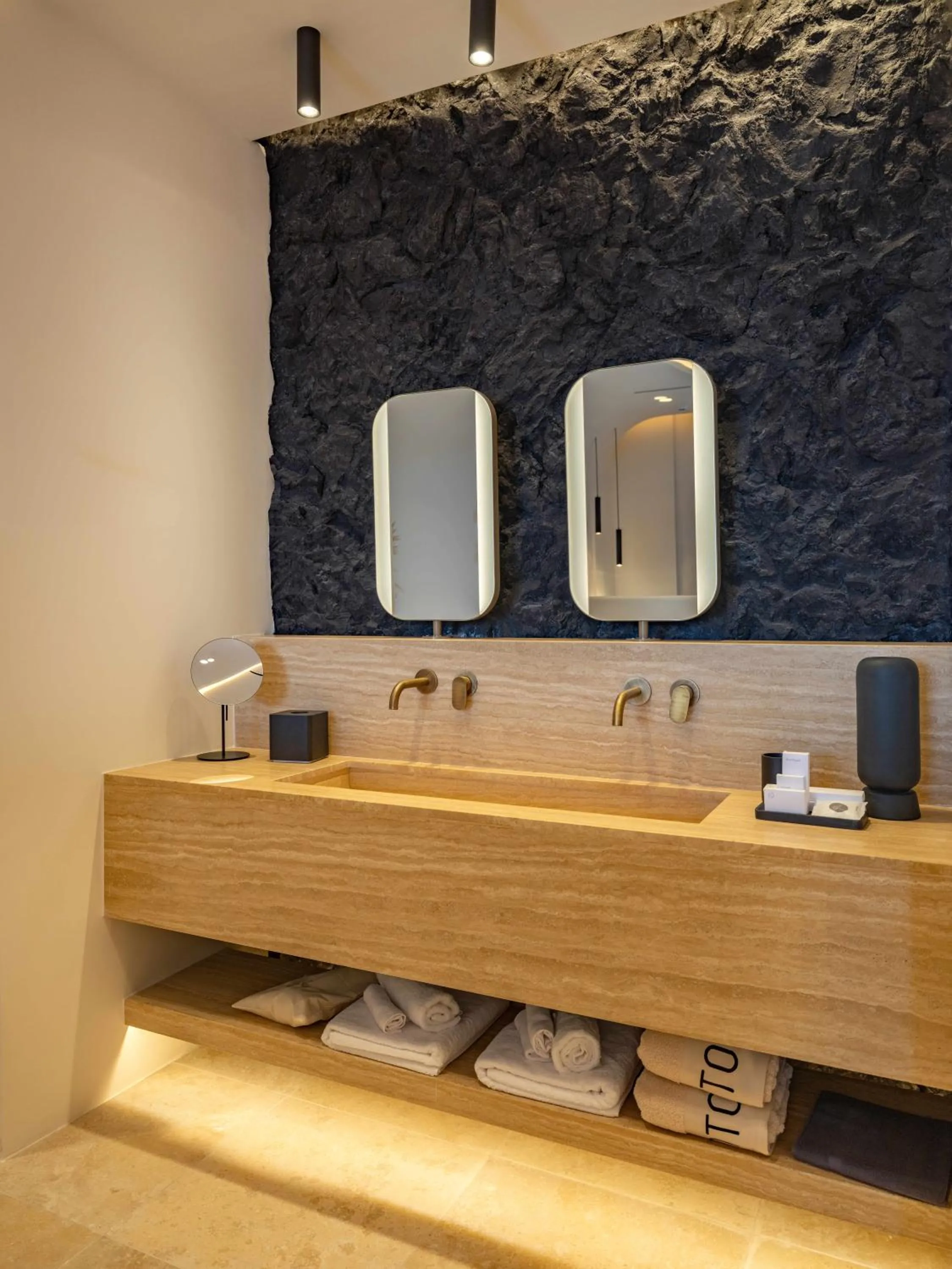 Bathroom in Santo Mine Oia Suites