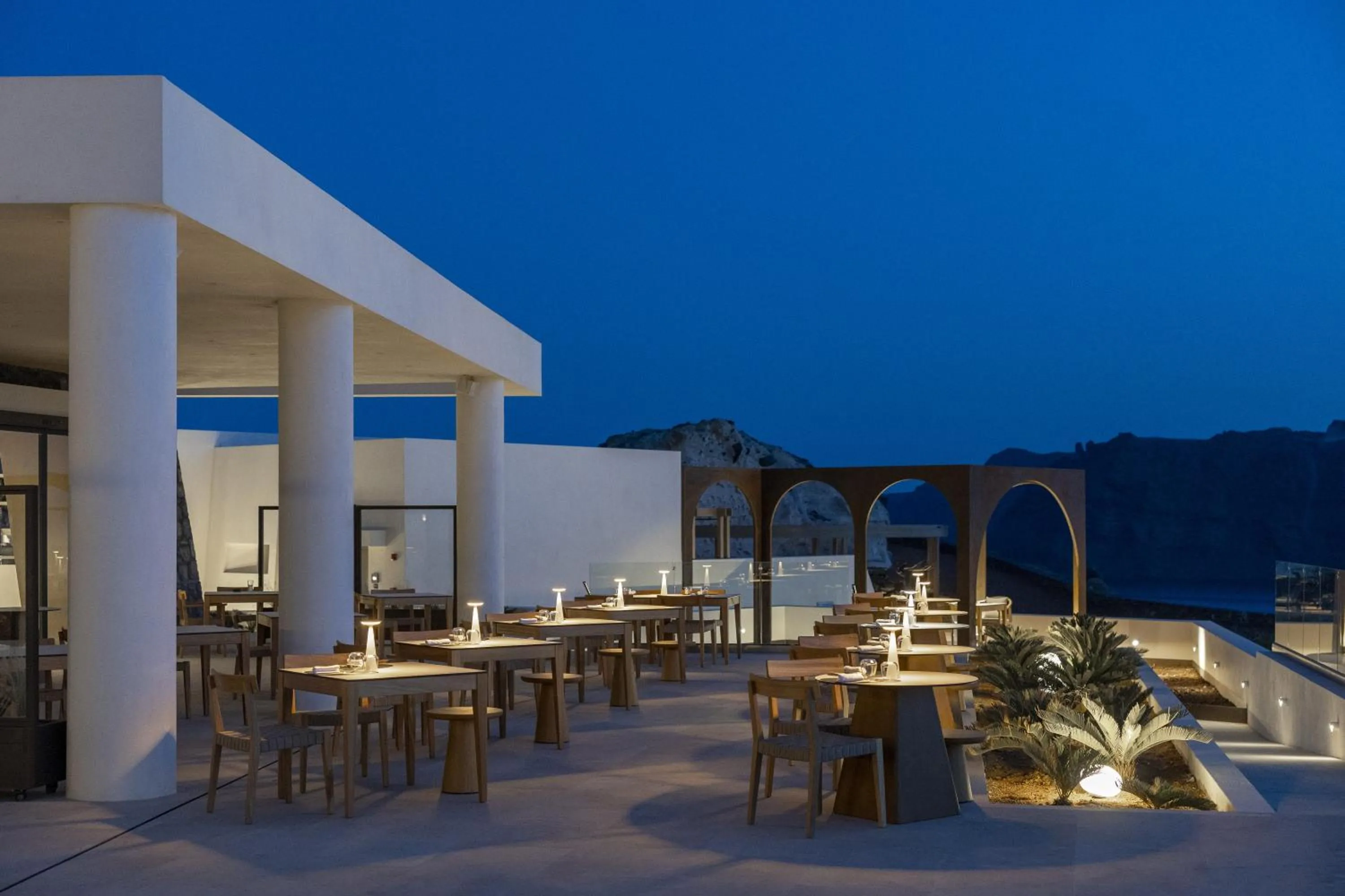Restaurant/places to eat in Santo Mine Oia Suites