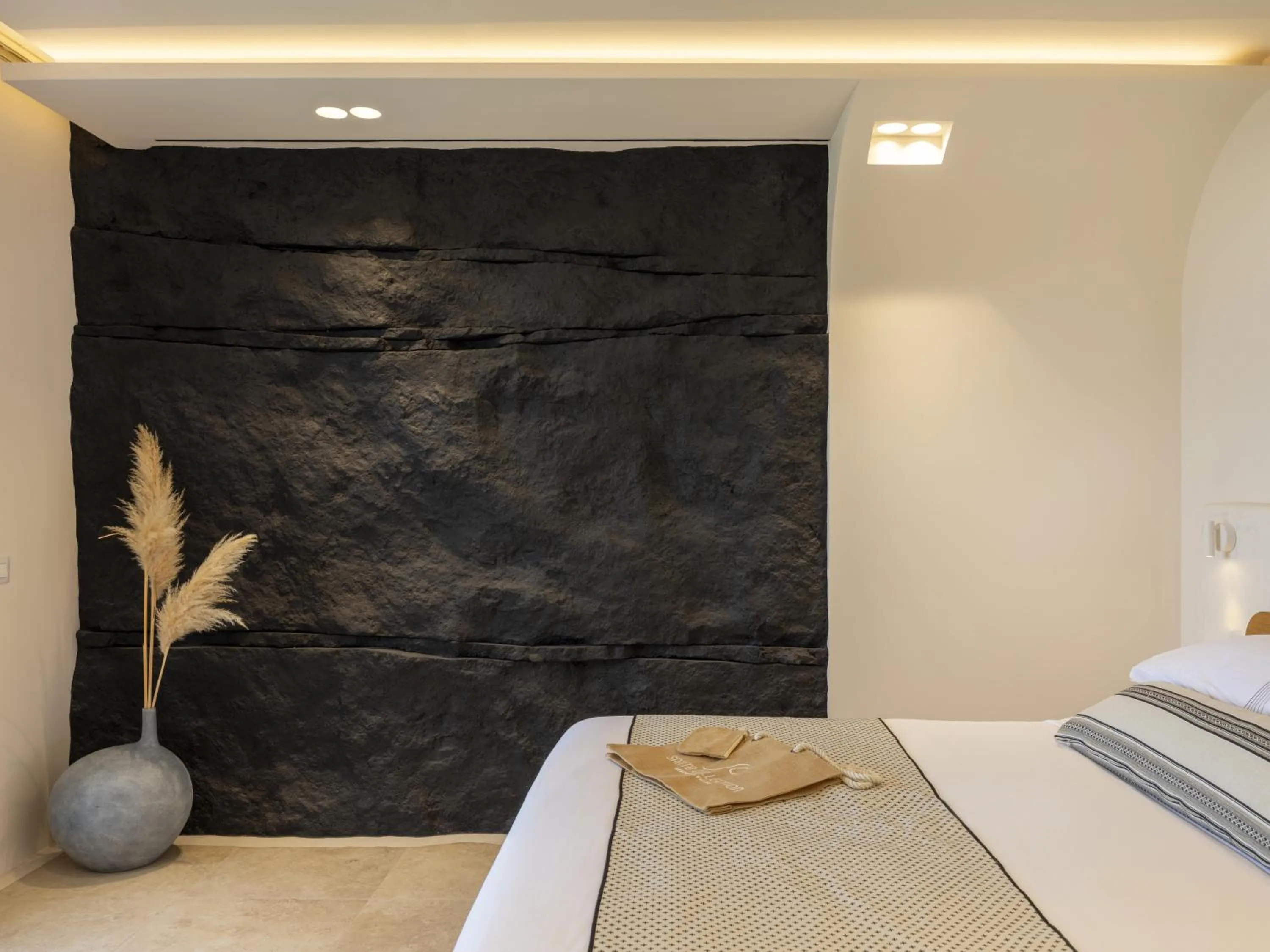 Bedroom, Bed in Santo Mine Oia Suites